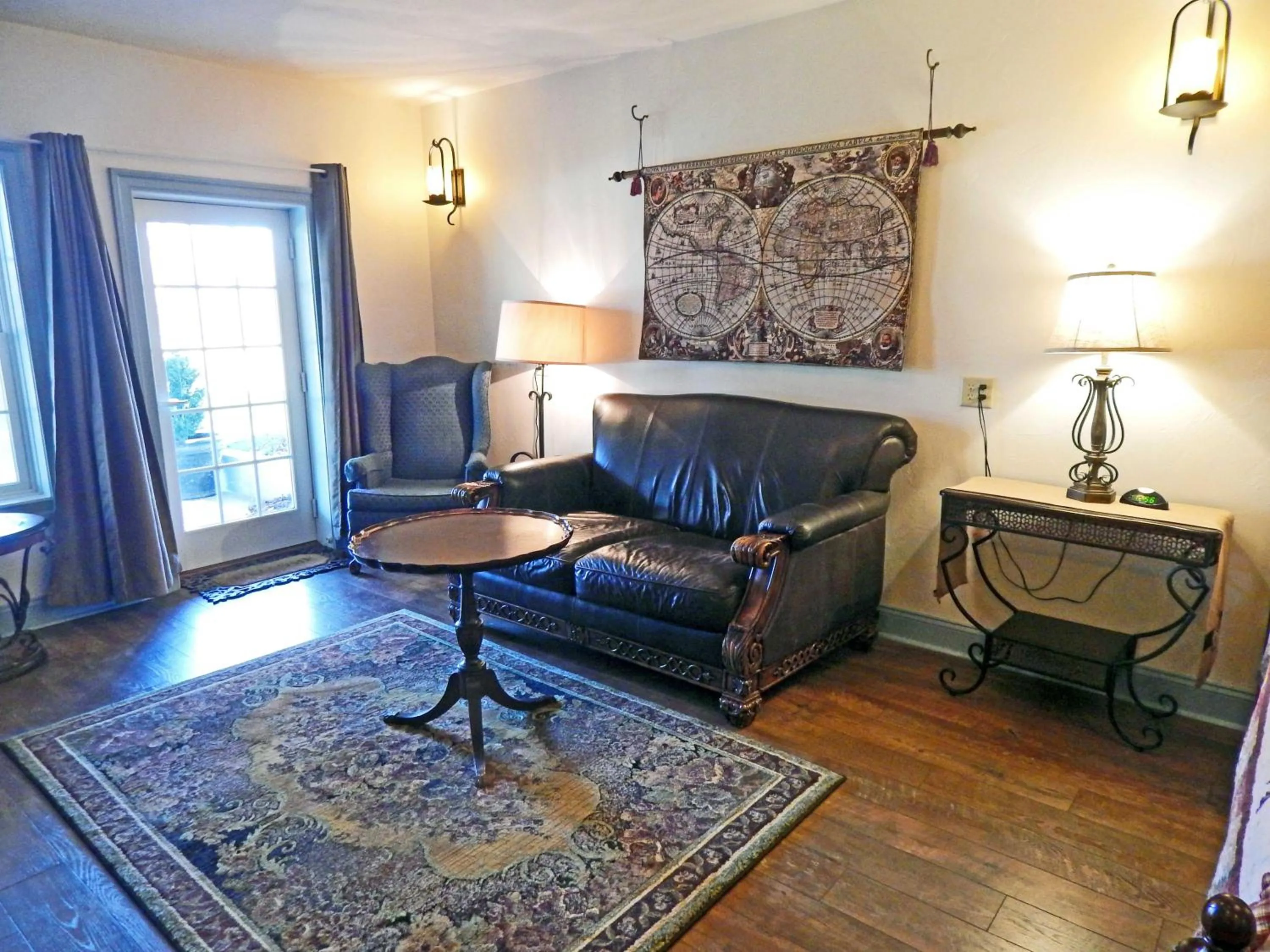 Photo of the whole room in Gettysburg Battlefield Bed & Breakfast Inn