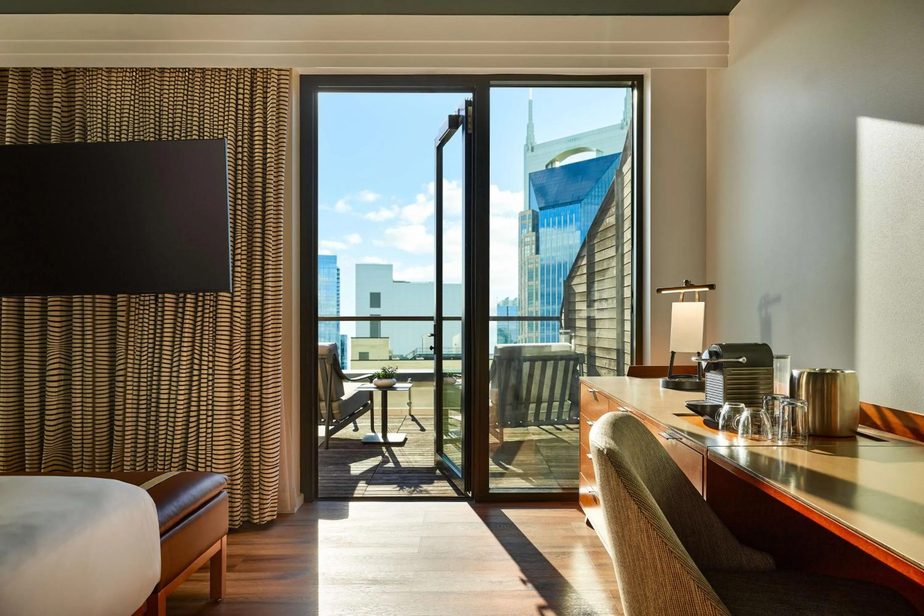 Bedroom in The Bankers Alley Hotel Nashville, Tapestry Collection by Hilton