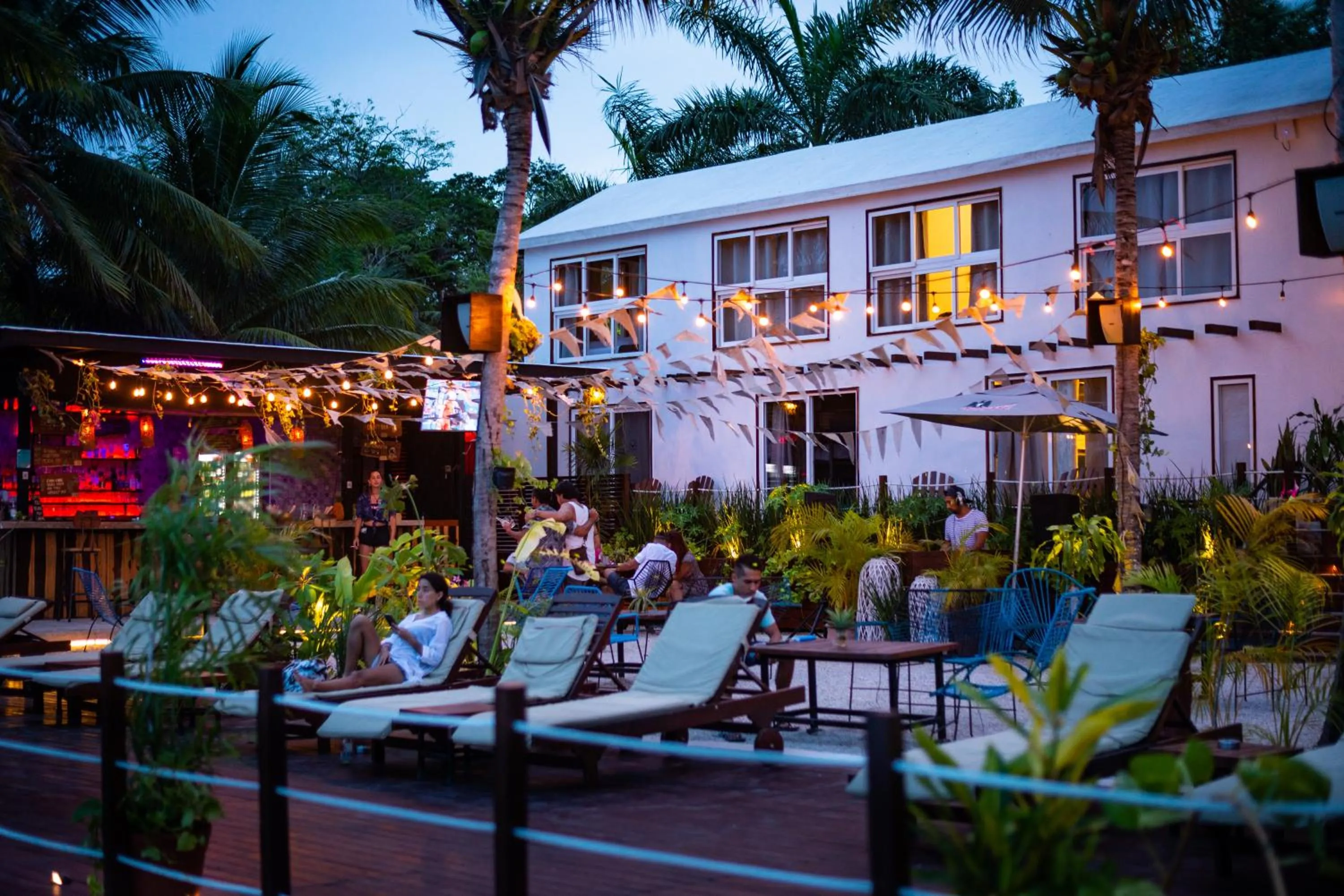 Patio in The Yak Lake House - Hostal Bacalar