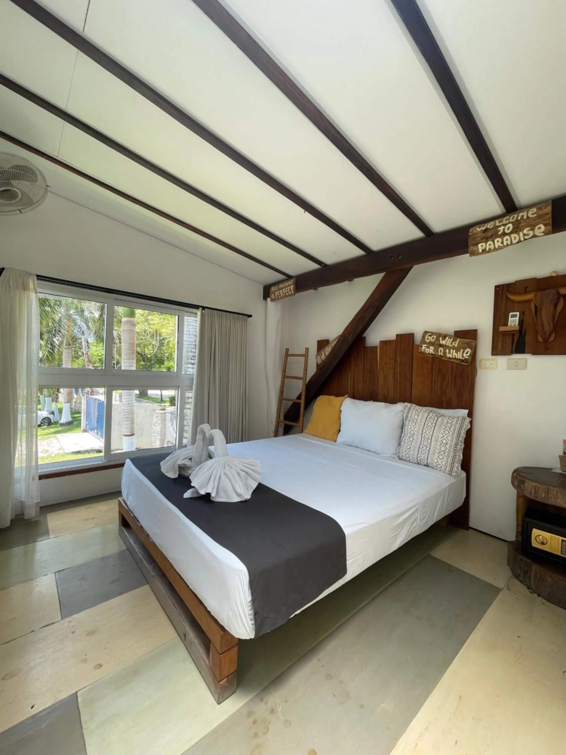 Bed in The Yak Lake House - Hostal Bacalar