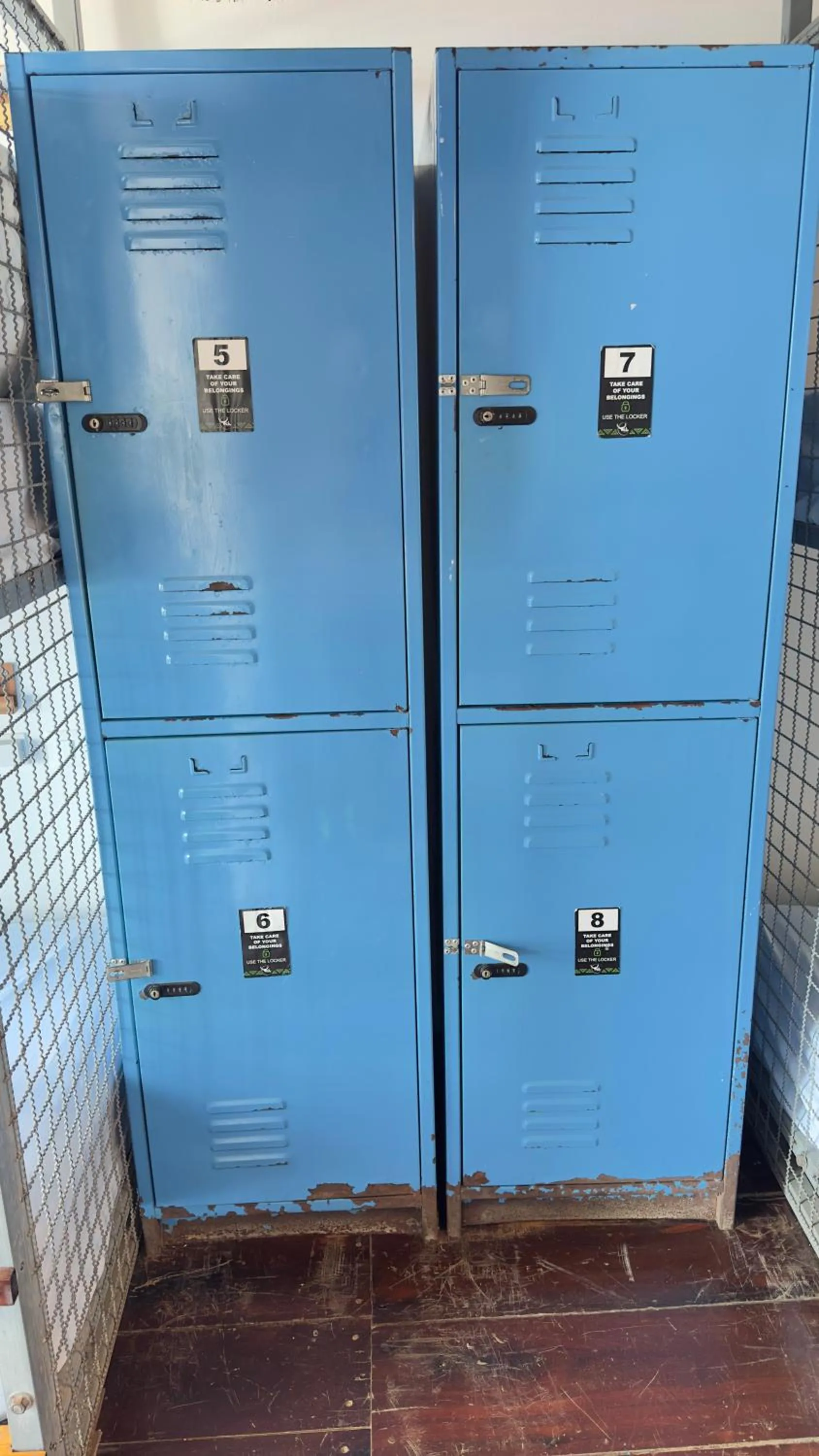 Photo of the whole room in The Yak Lake House - Hostal Bacalar