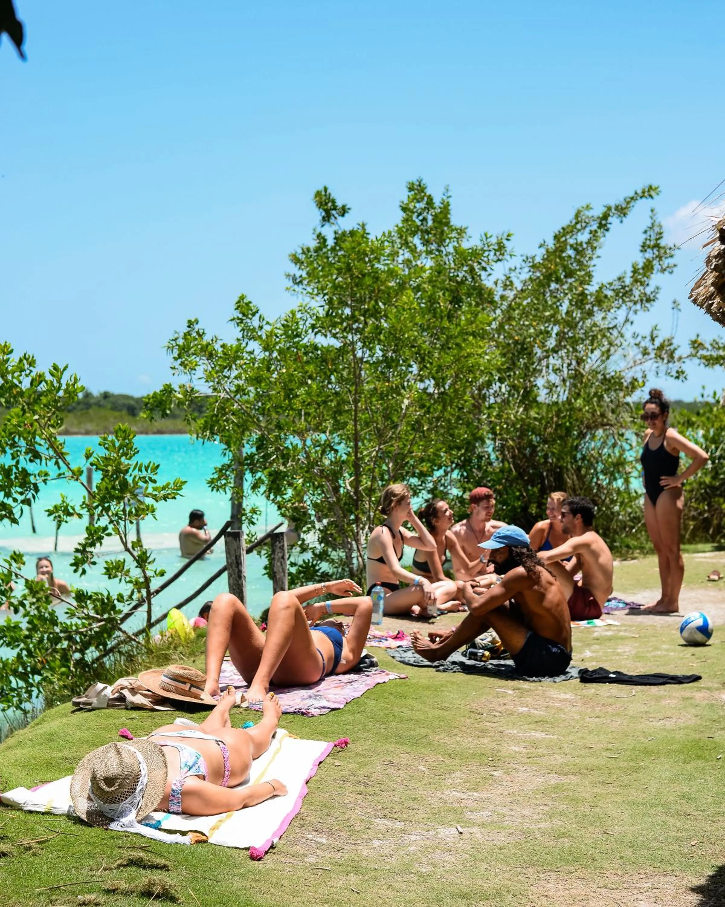 People in The Yak Lake House - Hostal Bacalar