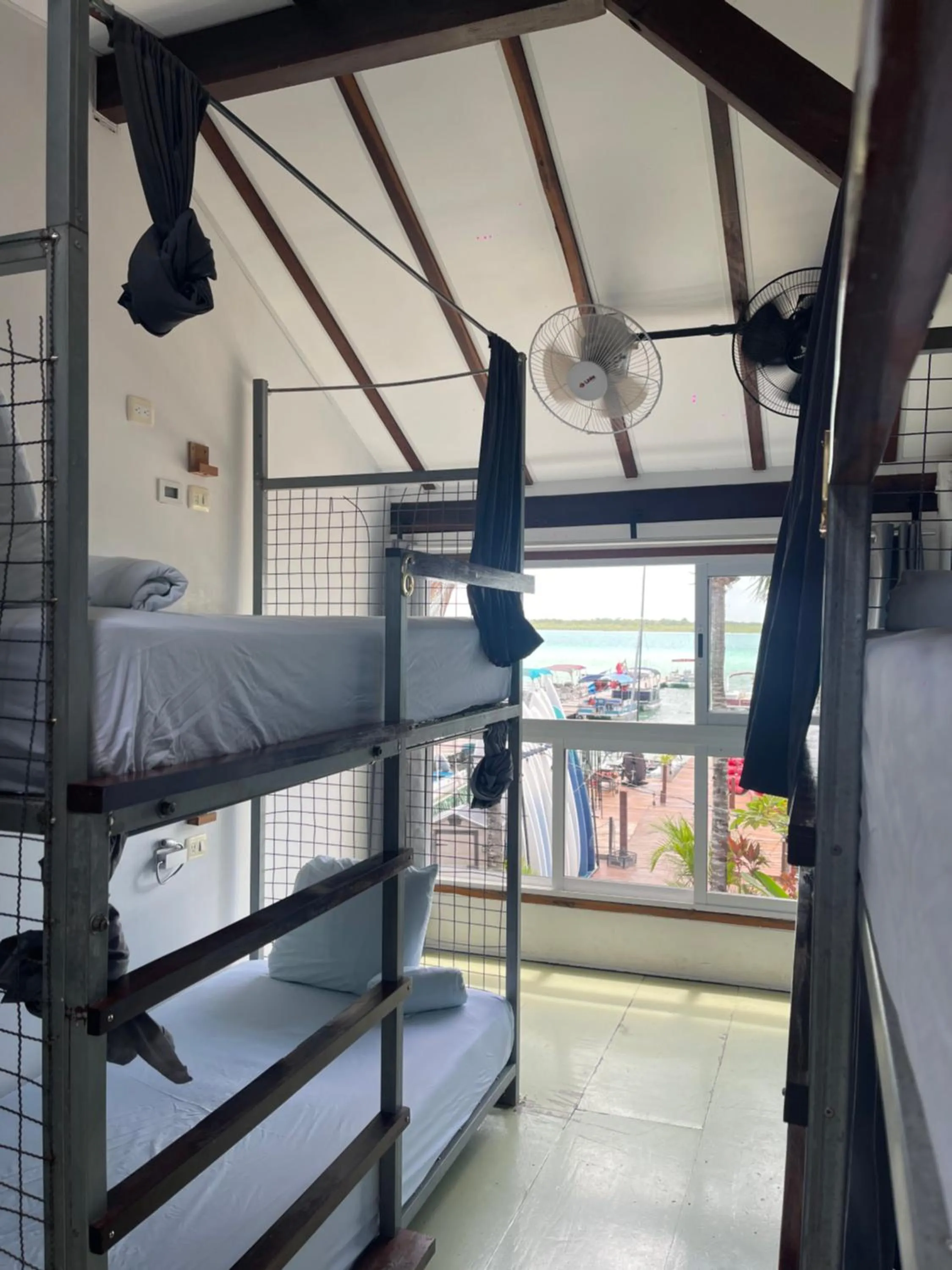 Bed in The Yak Lake House - Hostal Bacalar