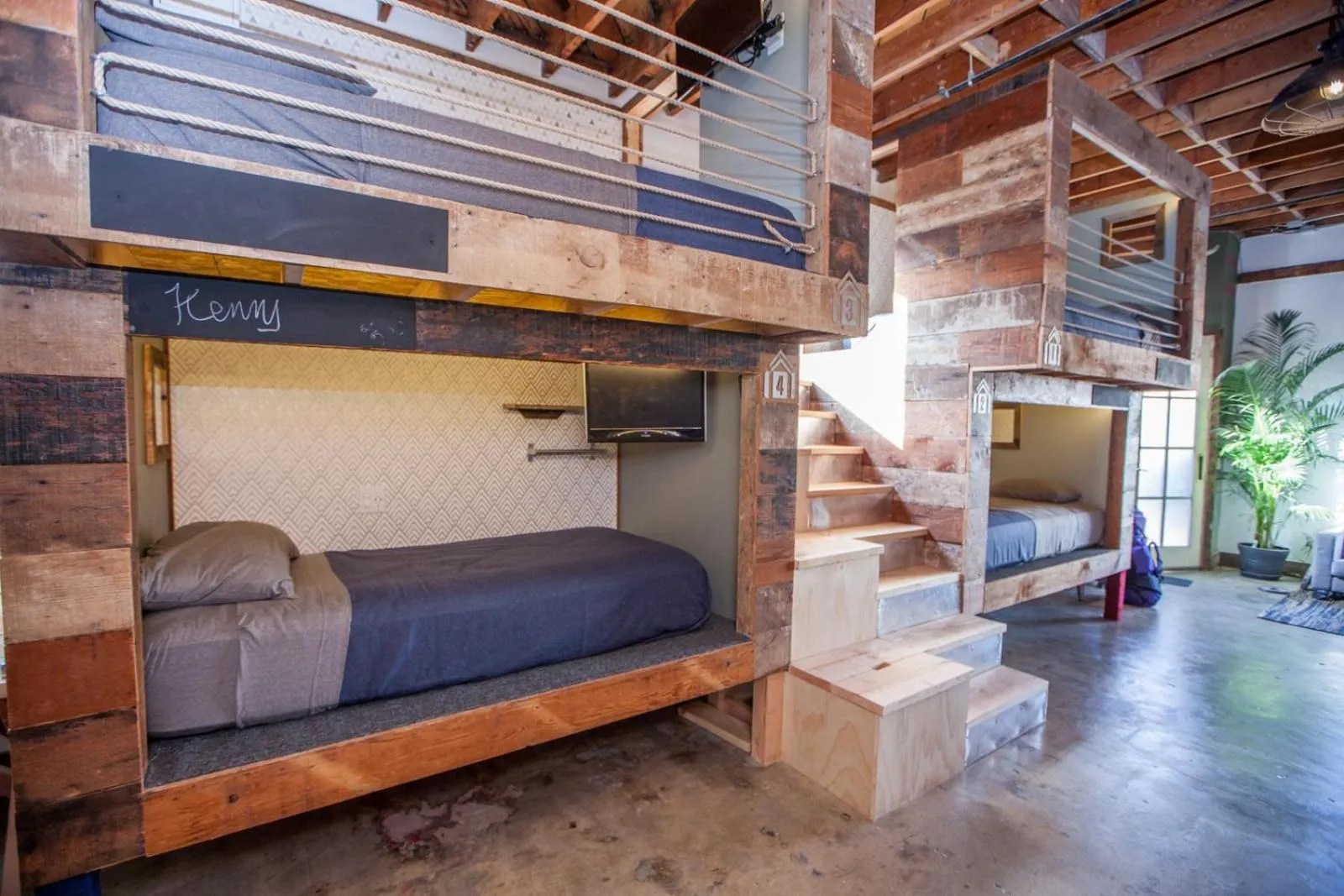 bunk bed in PodShare East Hollywood