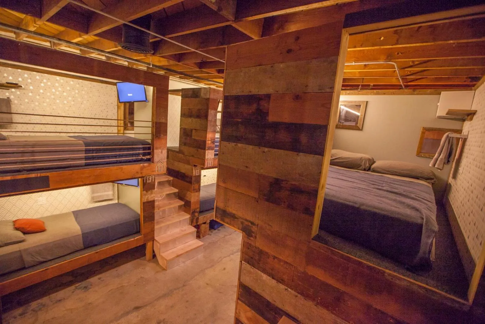 bunk bed, Bed in PodShare East Hollywood