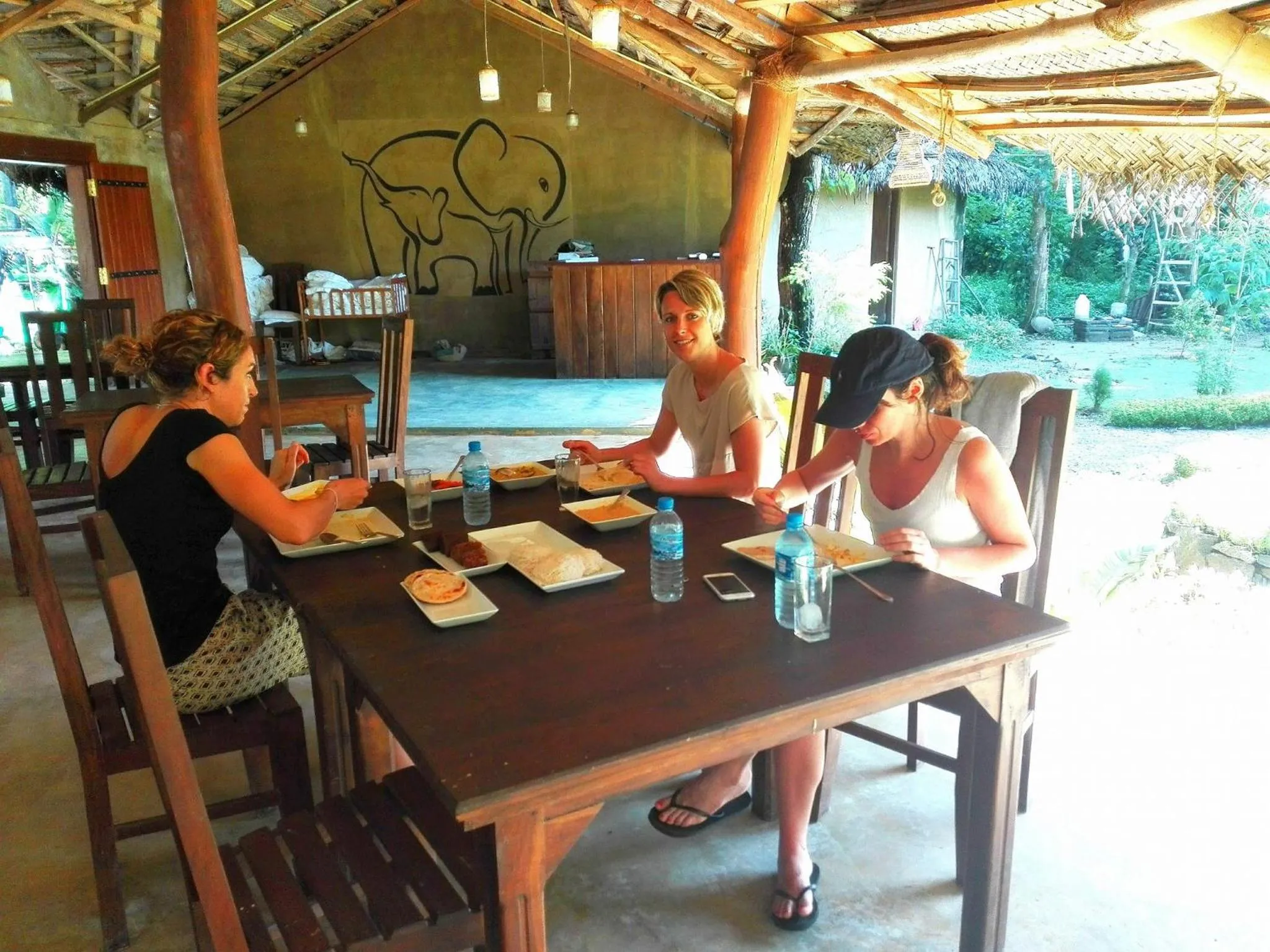 Restaurant/places to eat in Kandy Cabana