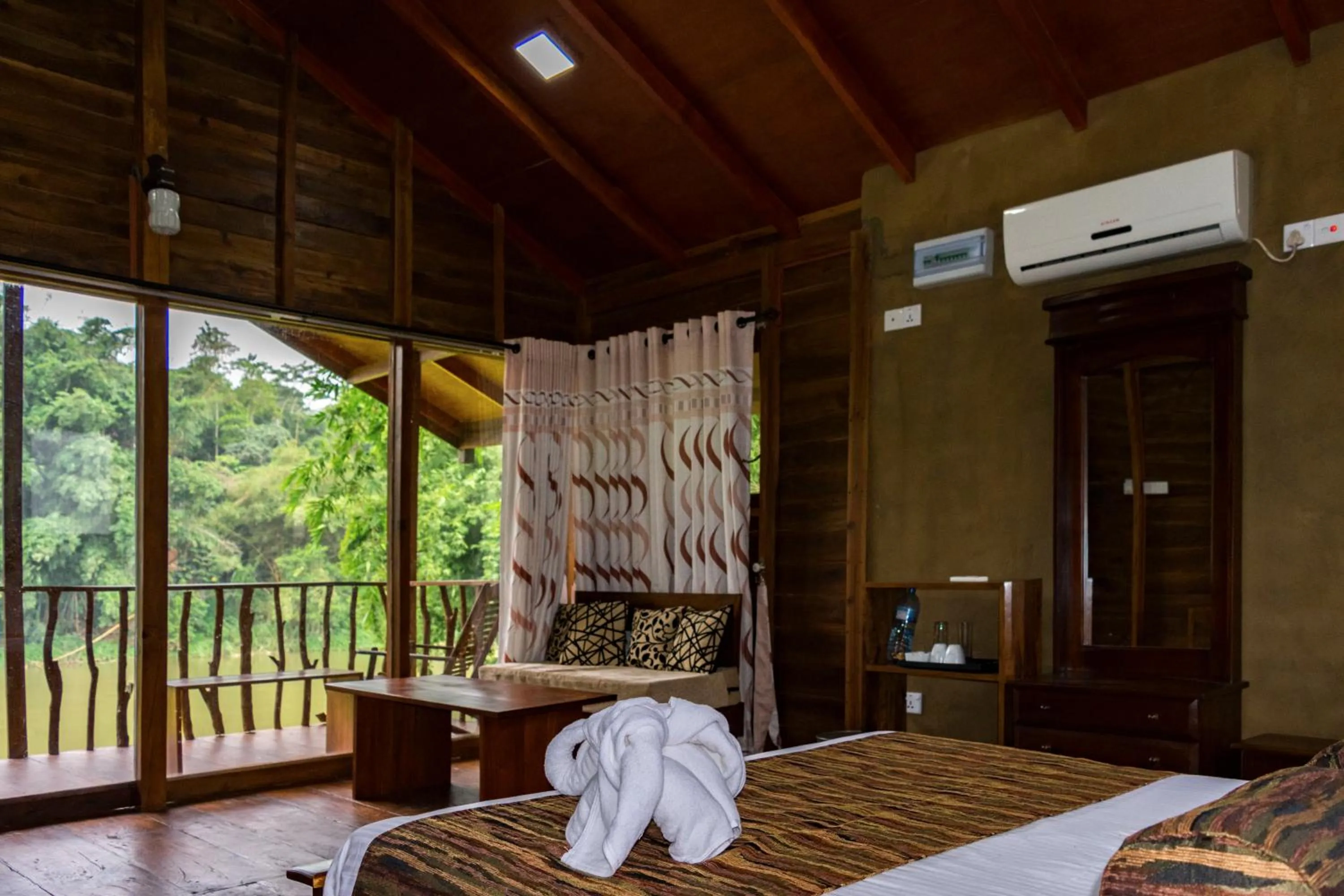 Bedroom, Bed in Kandy Cabana