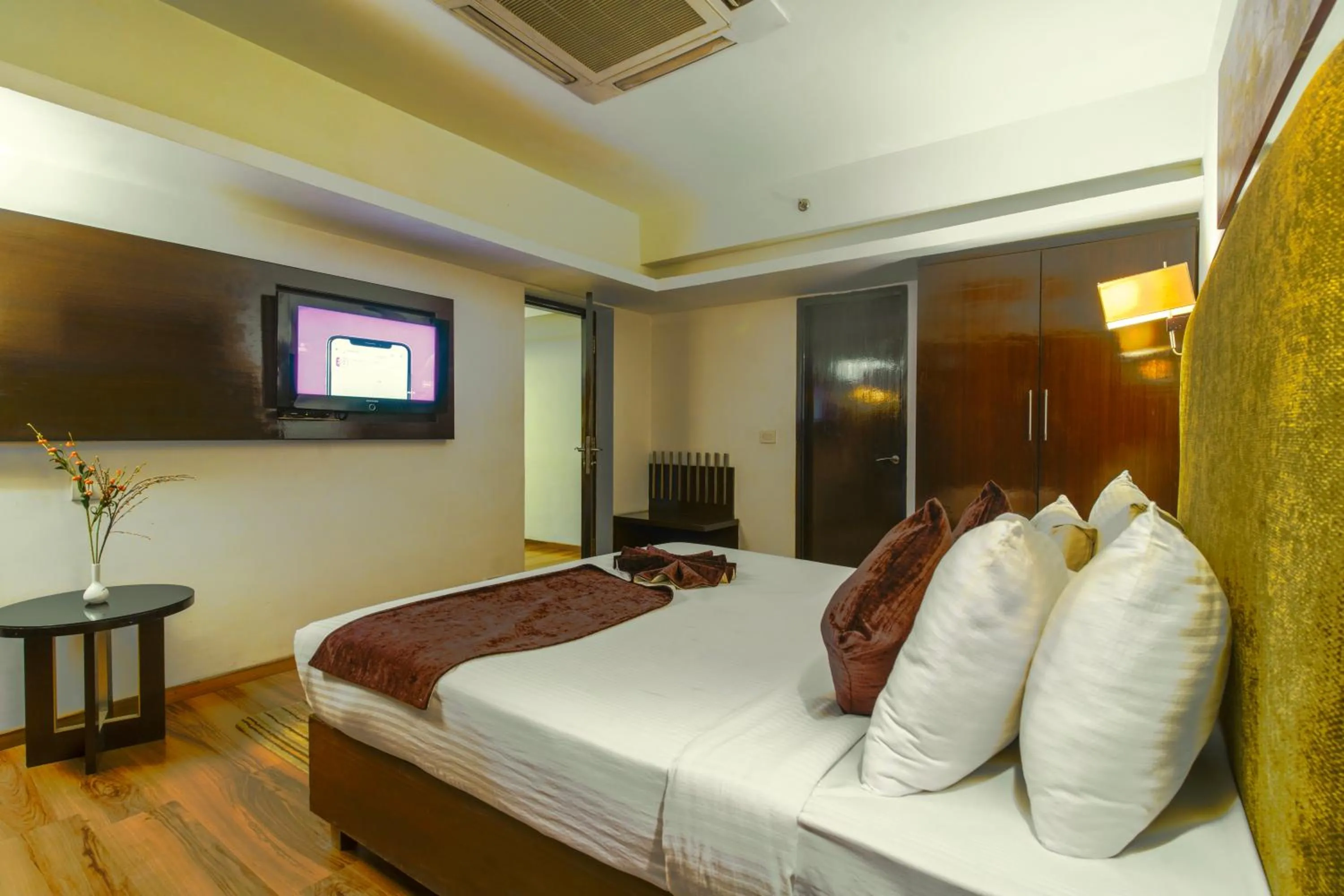 Bed in Gis Select Banjara Hill