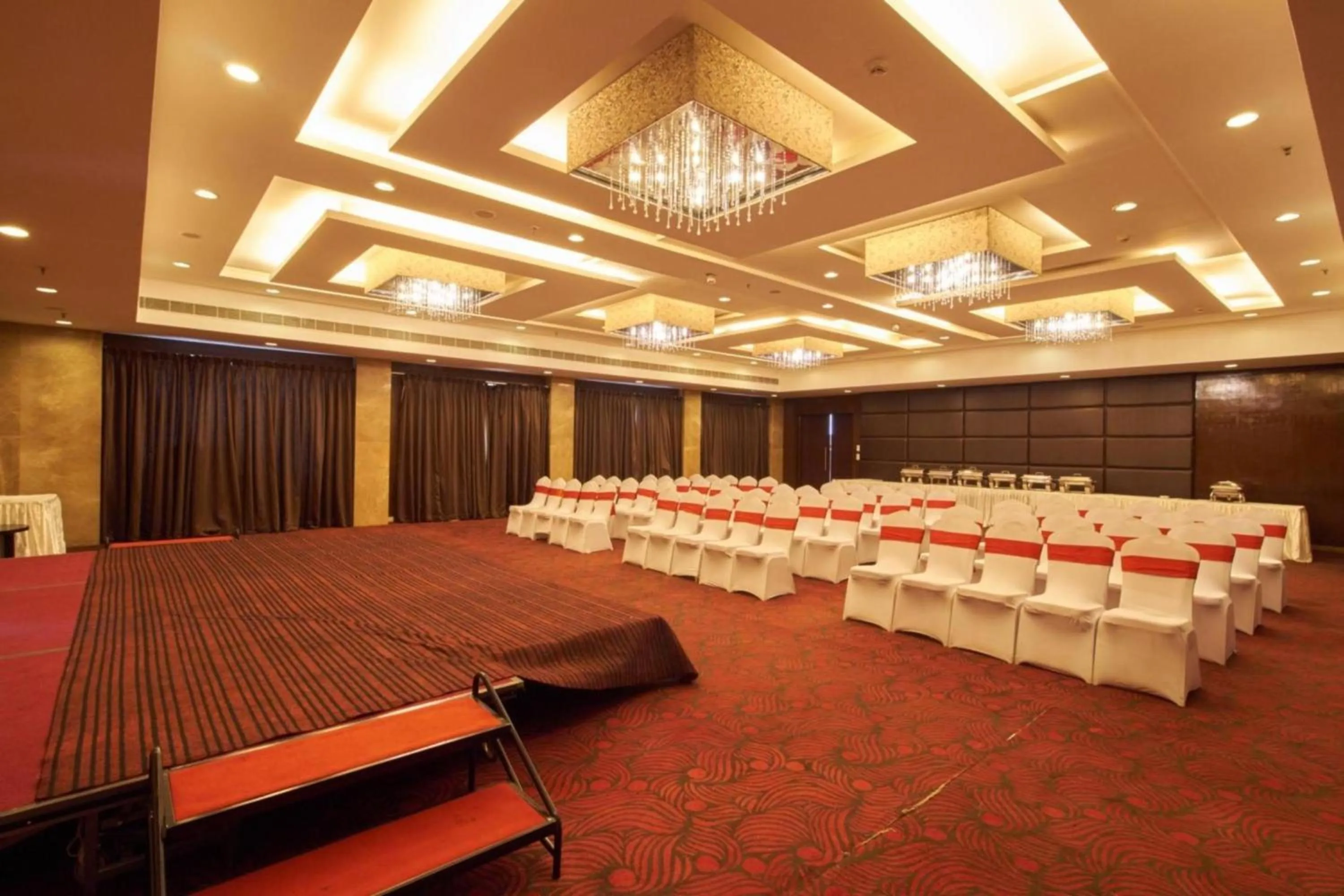Banquet/Function facilities in Gis Select Banjara Hill