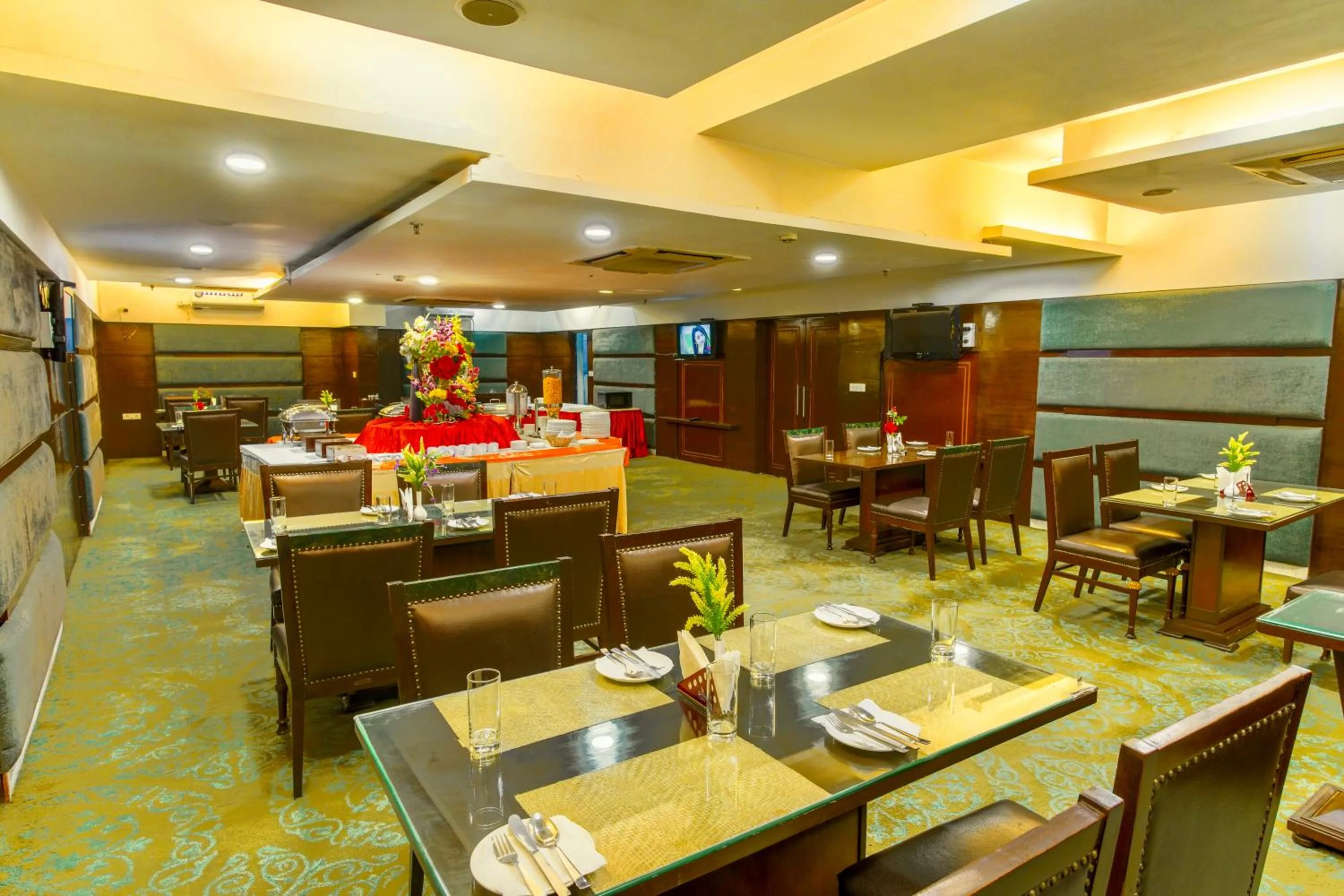 Breakfast in Gis Select Banjara Hill