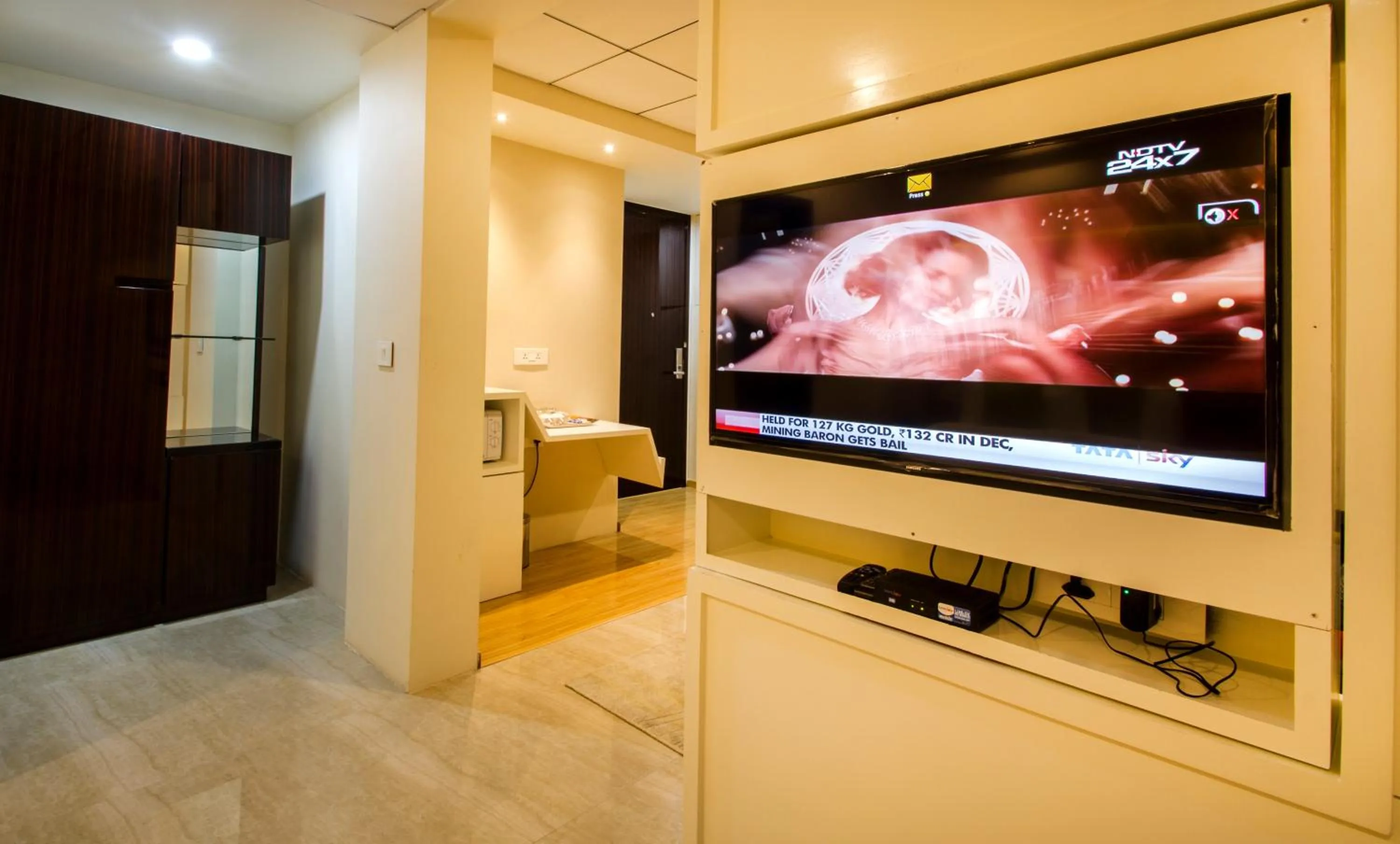 TV and multimedia in Art Boutique Hotel Gachibowli