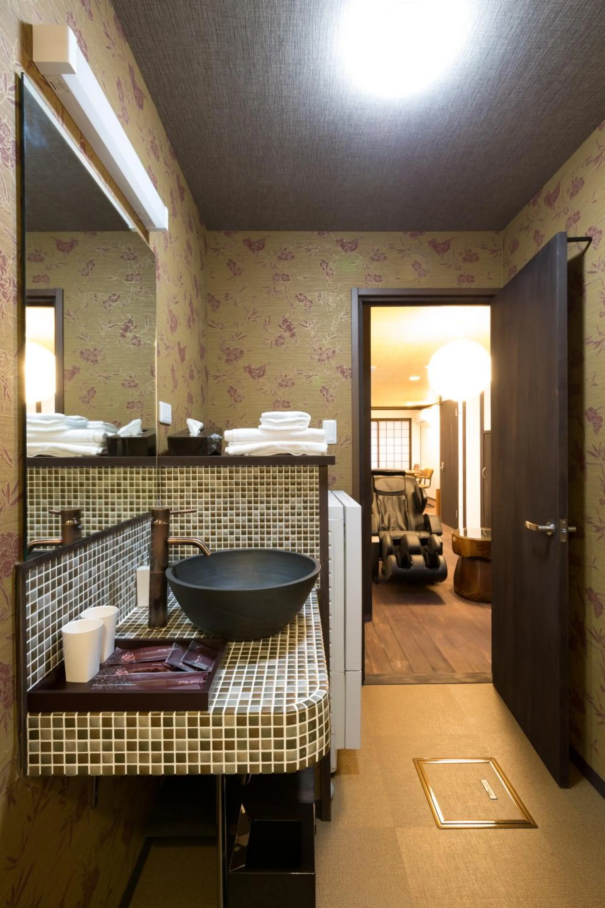 Bathroom in Kyotoya Tsuki no Yu Bettei