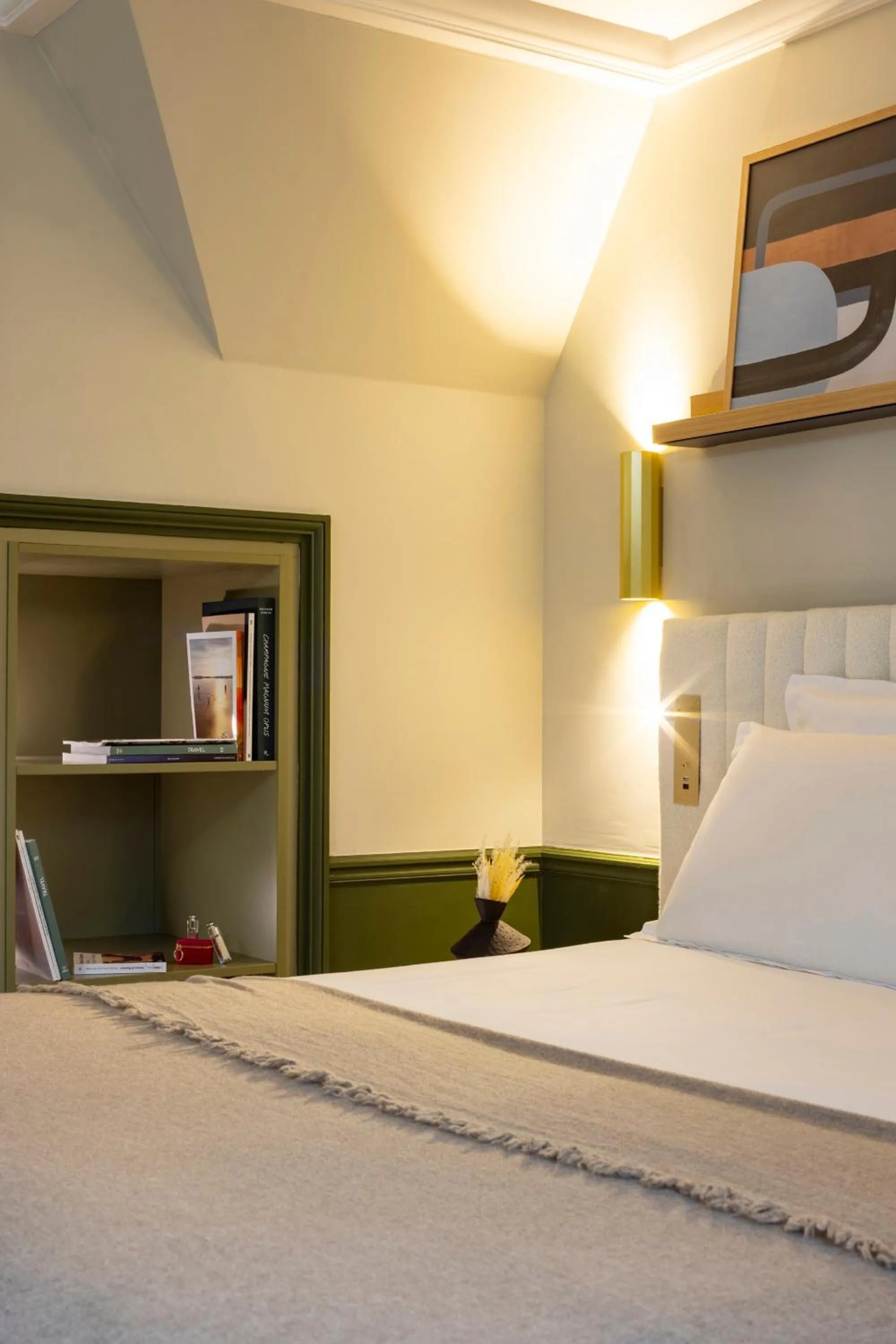 Bed in Briqueterie Champagne, A Beauvallon Hotel & Spa