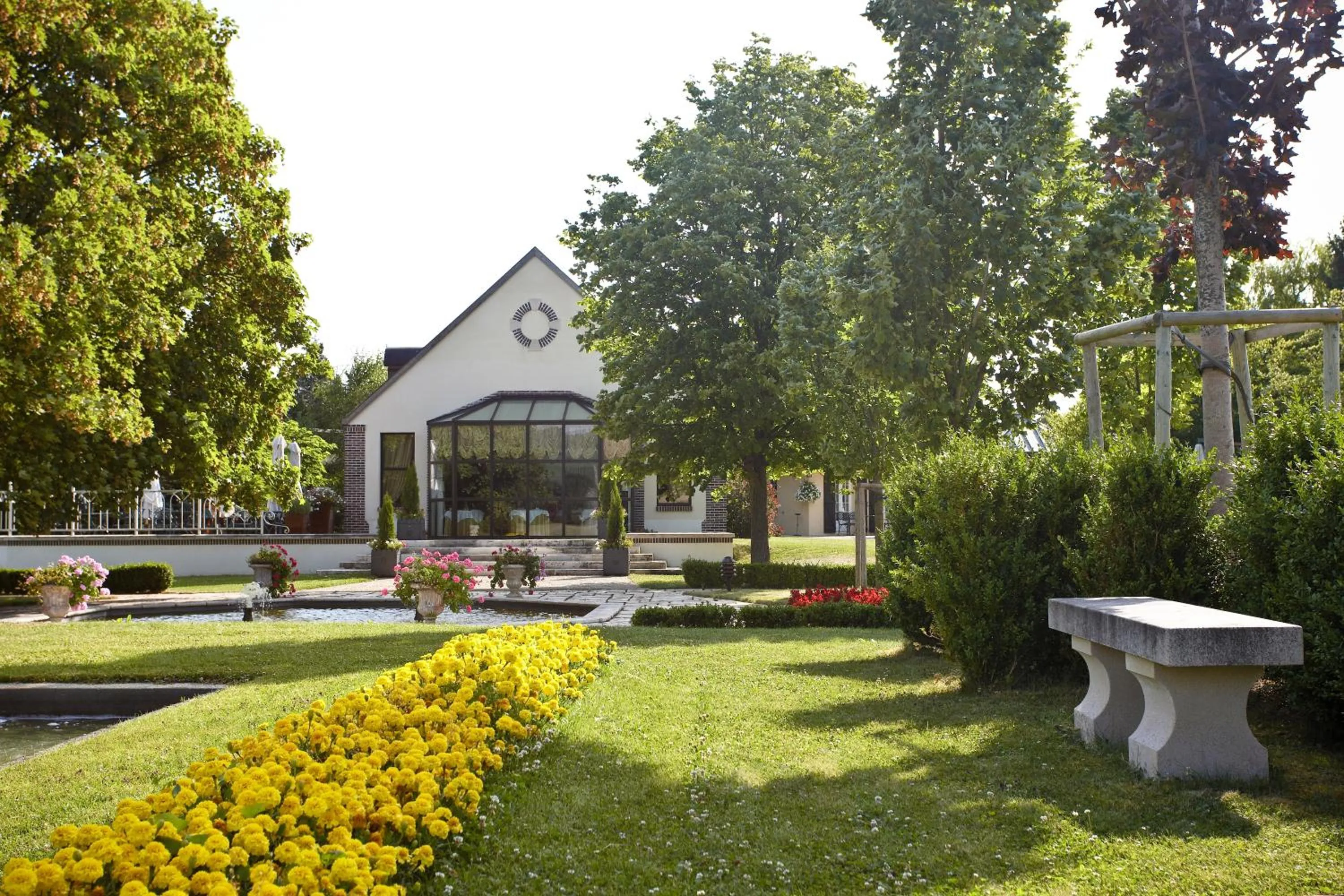 Garden in Briqueterie Champagne, A Beauvallon Hotel & Spa