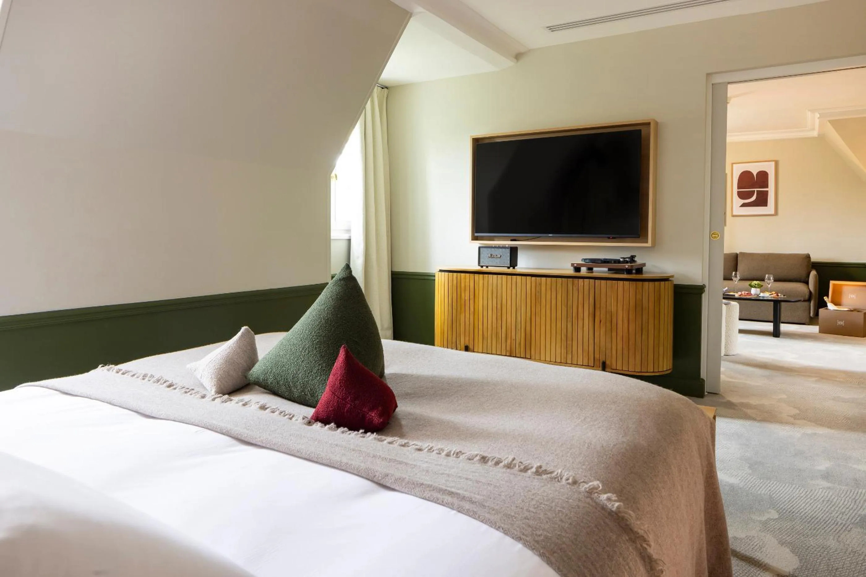 Bed in Briqueterie Champagne, A Beauvallon Hotel & Spa