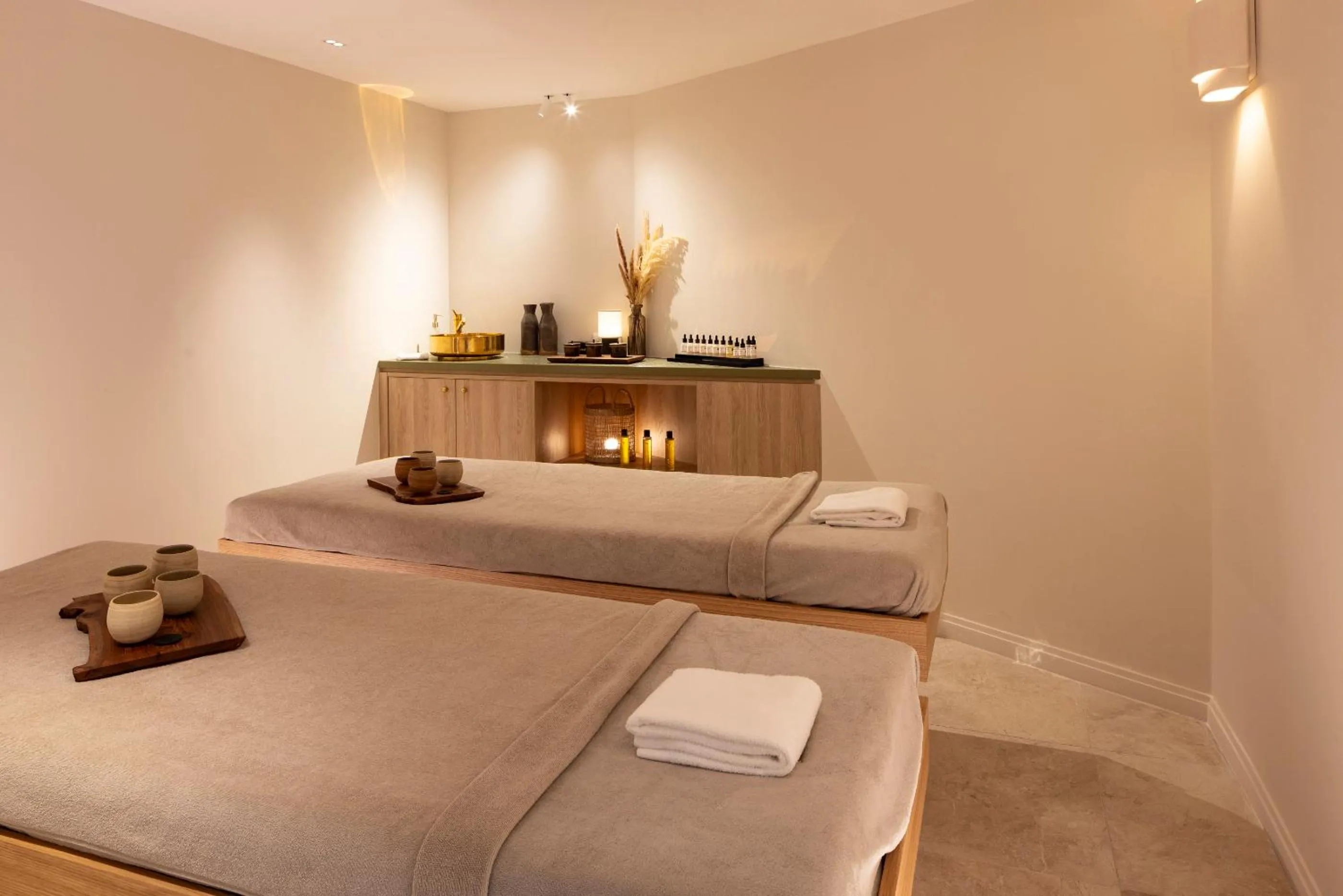 Massage, Bed in Briqueterie Champagne, A Beauvallon Hotel & Spa