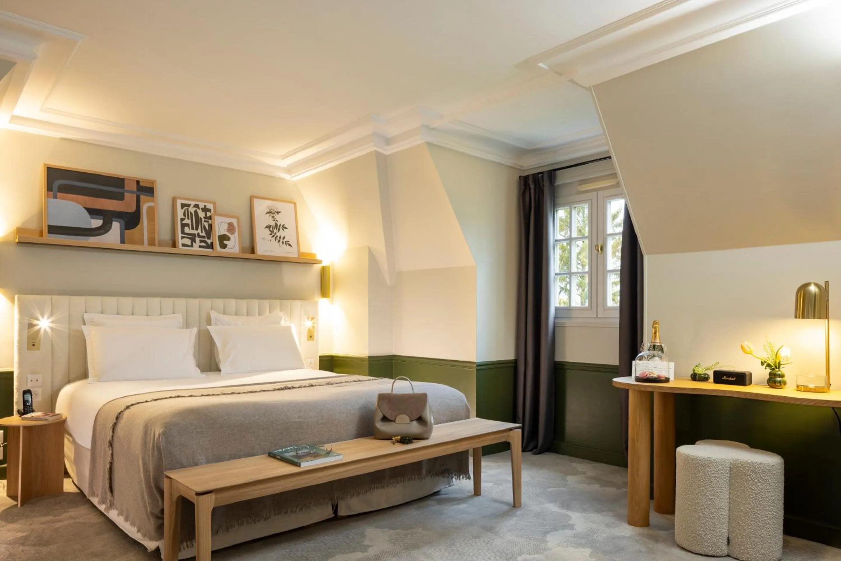 Bed in Briqueterie Champagne, A Beauvallon Hotel & Spa