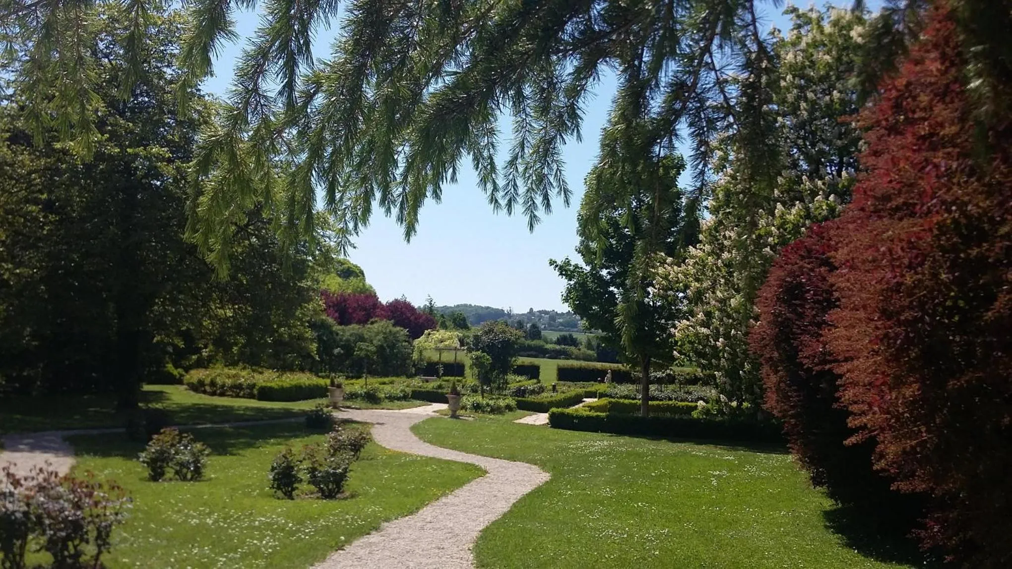 Garden in Briqueterie Champagne, A Beauvallon Hotel & Spa