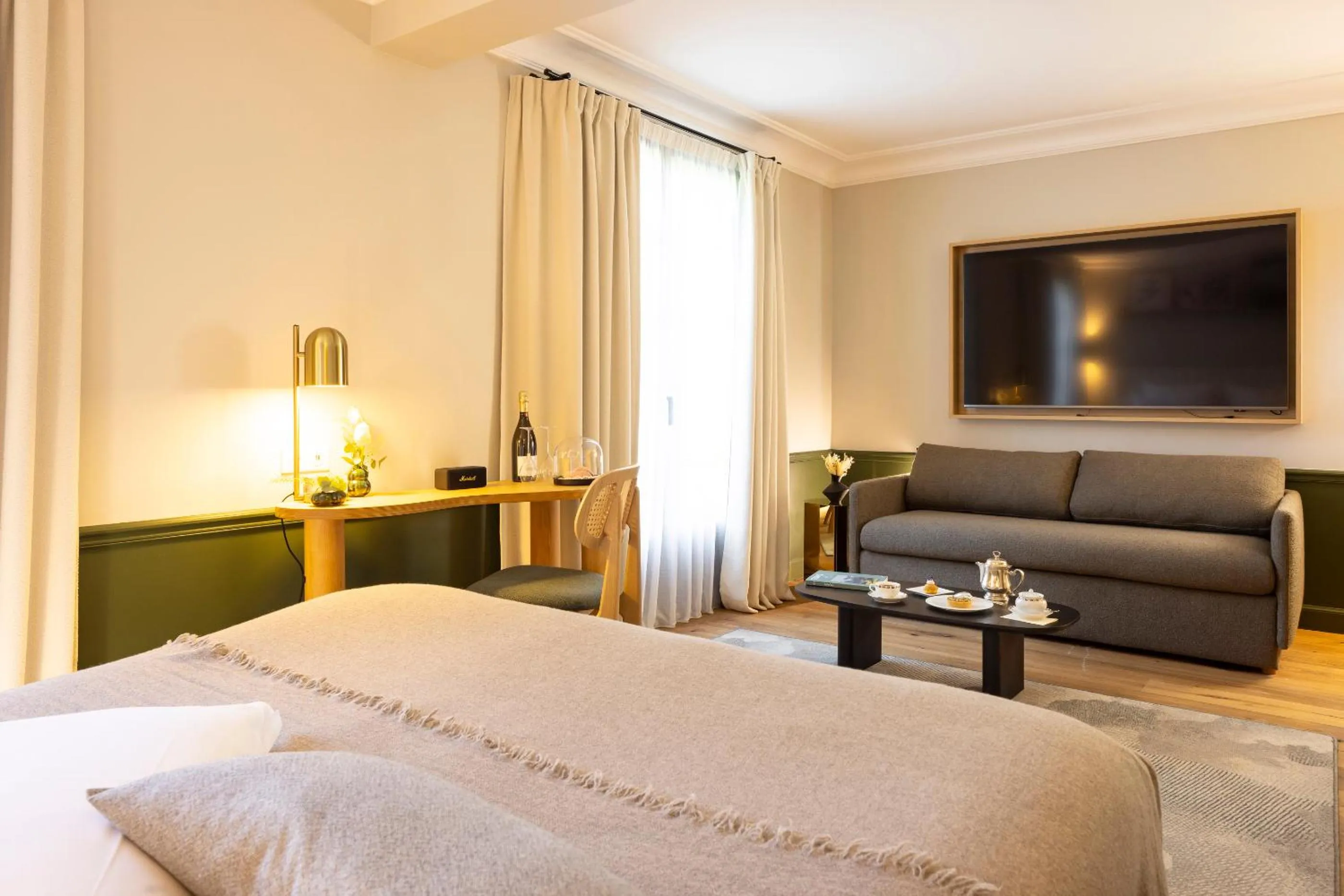 TV and multimedia, Bed in Briqueterie Champagne, A Beauvallon Hotel & Spa