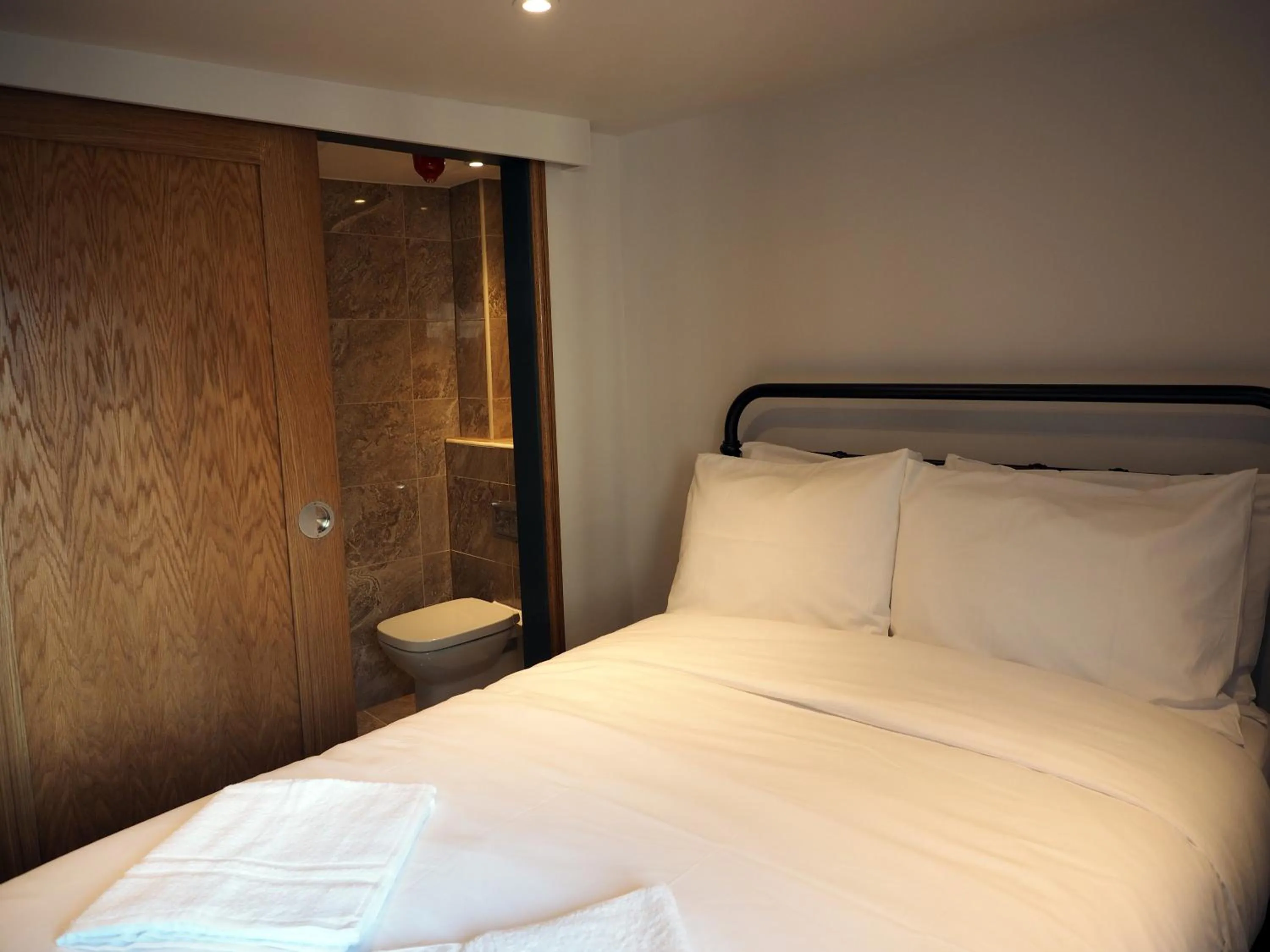 Bedroom, Bed in St Christopher's Inn Liverpool Street
