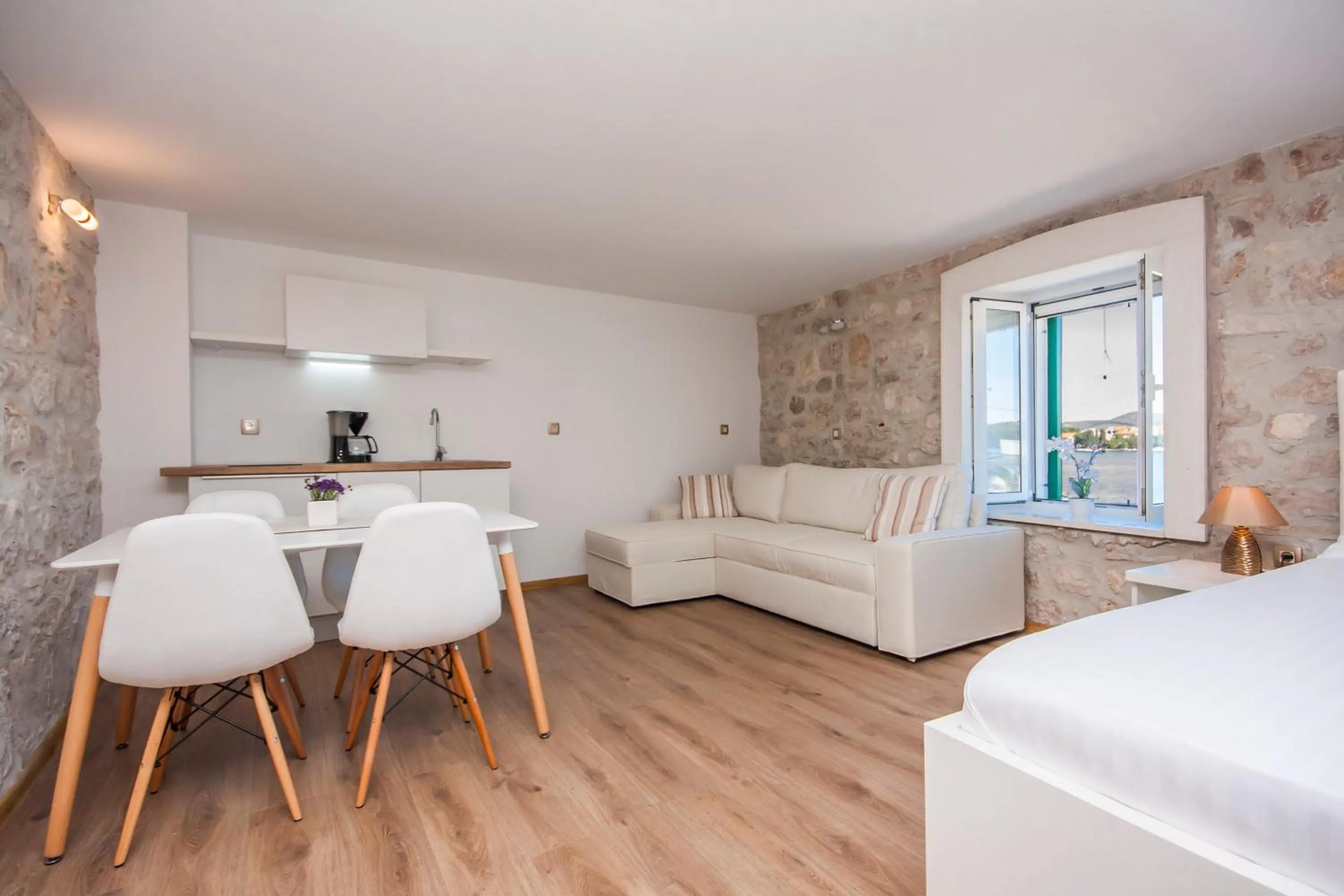 Kitchen or kitchenette, Bed in Apartments Dalmata