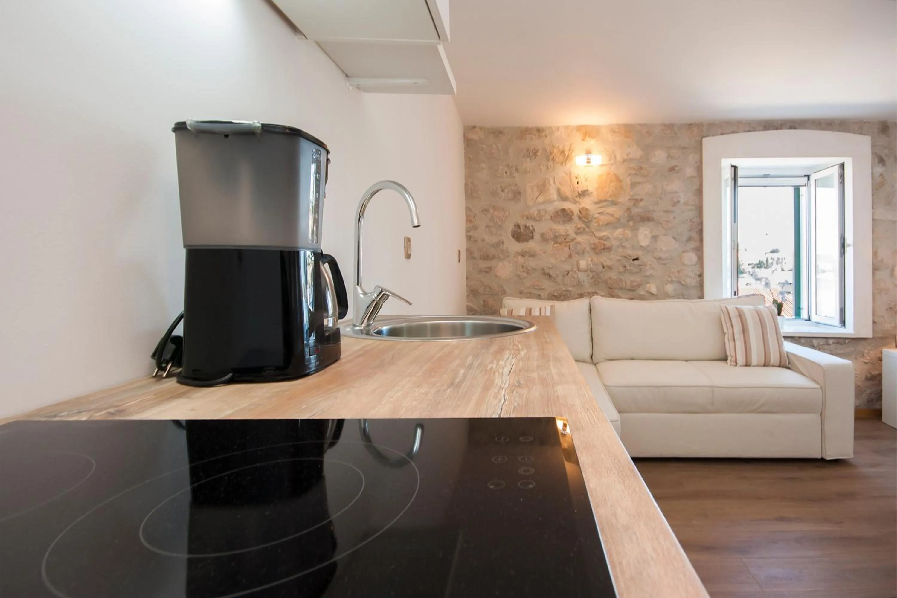 Kitchen or kitchenette in Apartments Dalmata