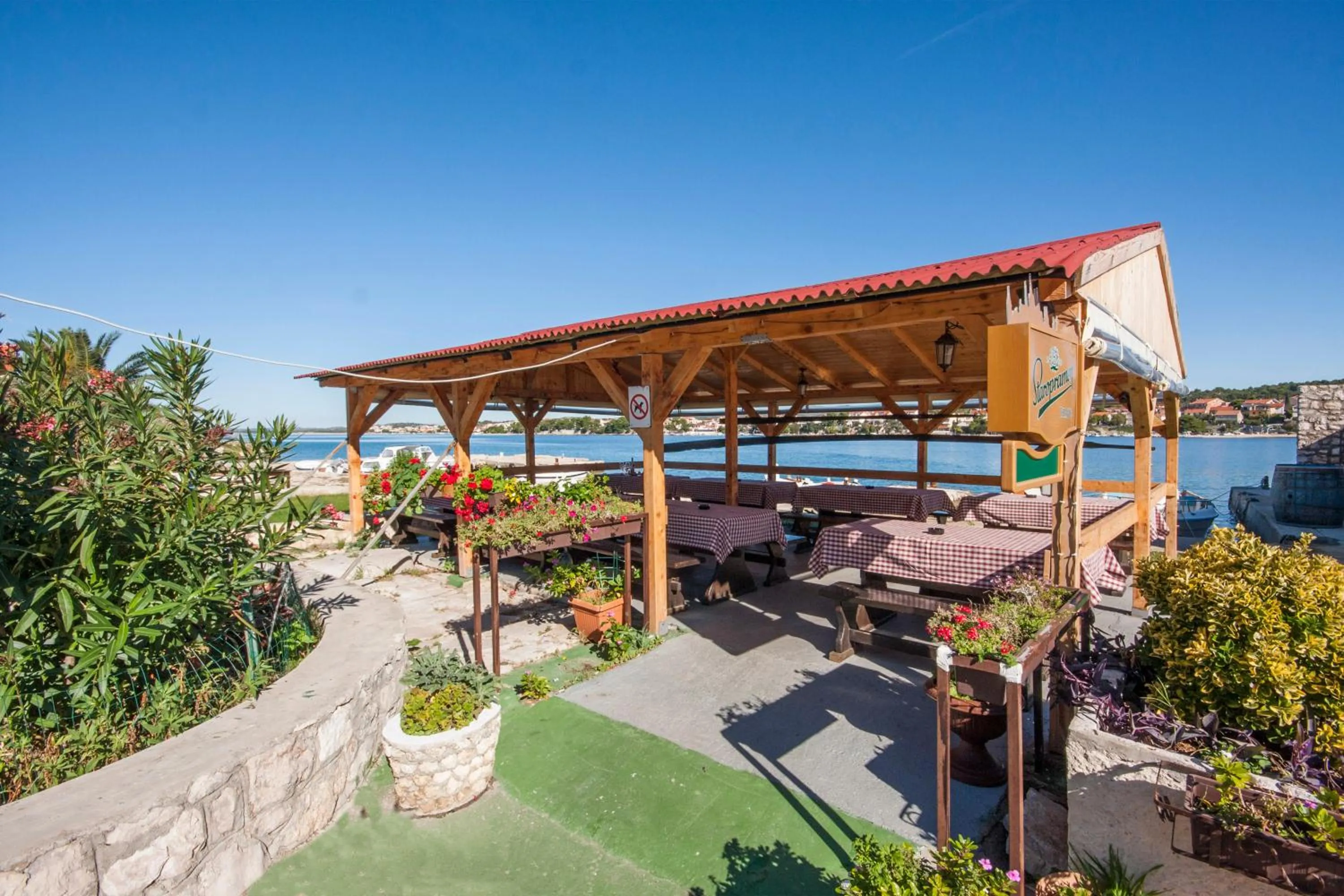 Restaurant/places to eat in Apartments Dalmata