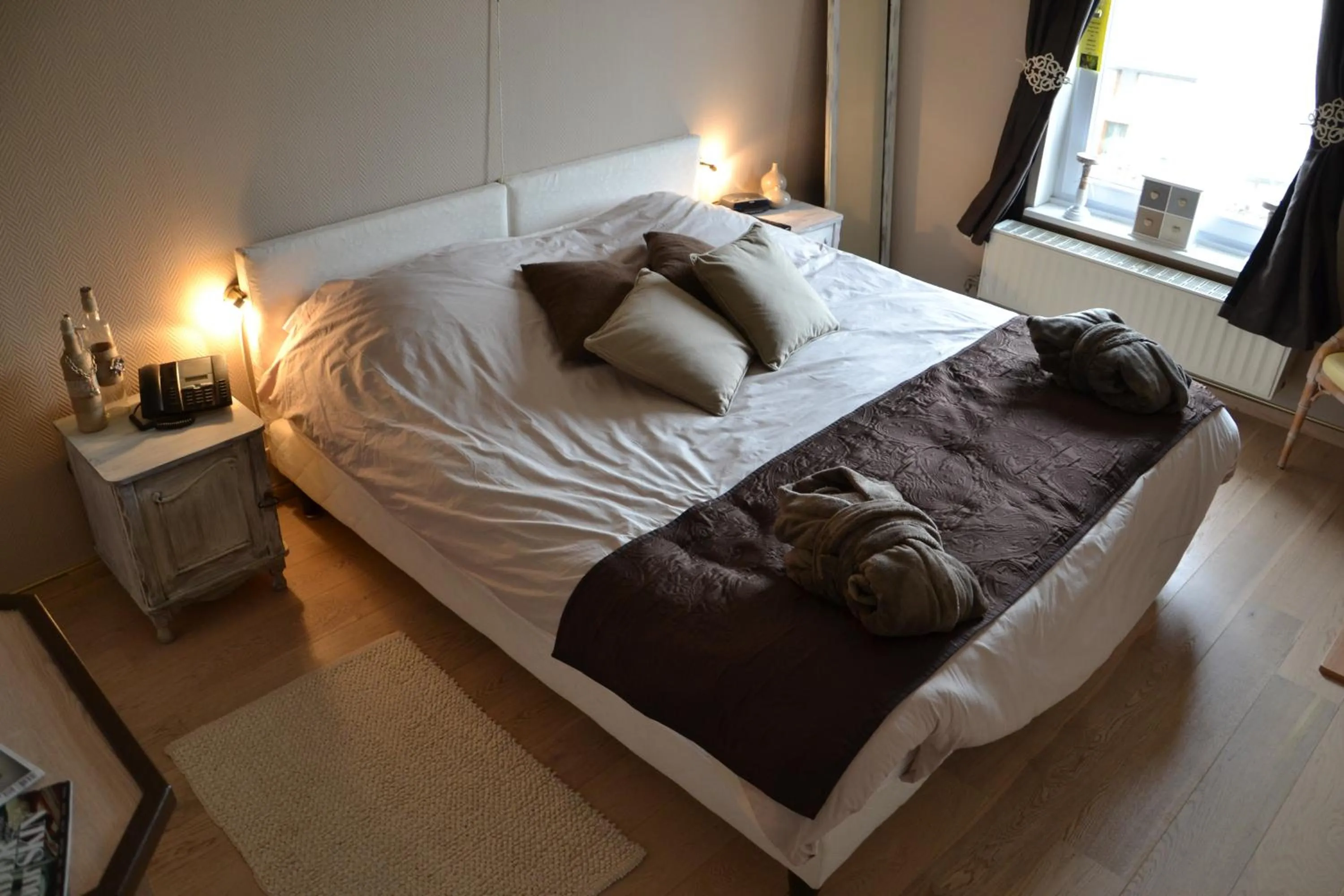 Day, Bed in Auberge Le Relais