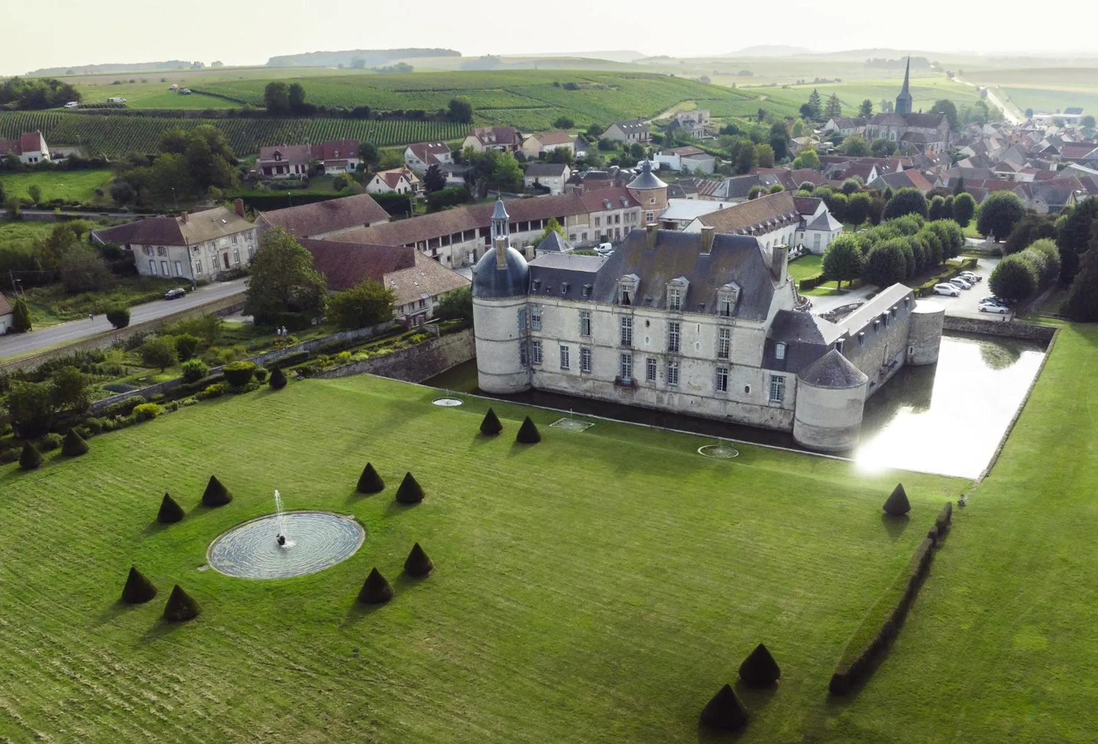 Property building in Le Château d'Etoges - Champagne