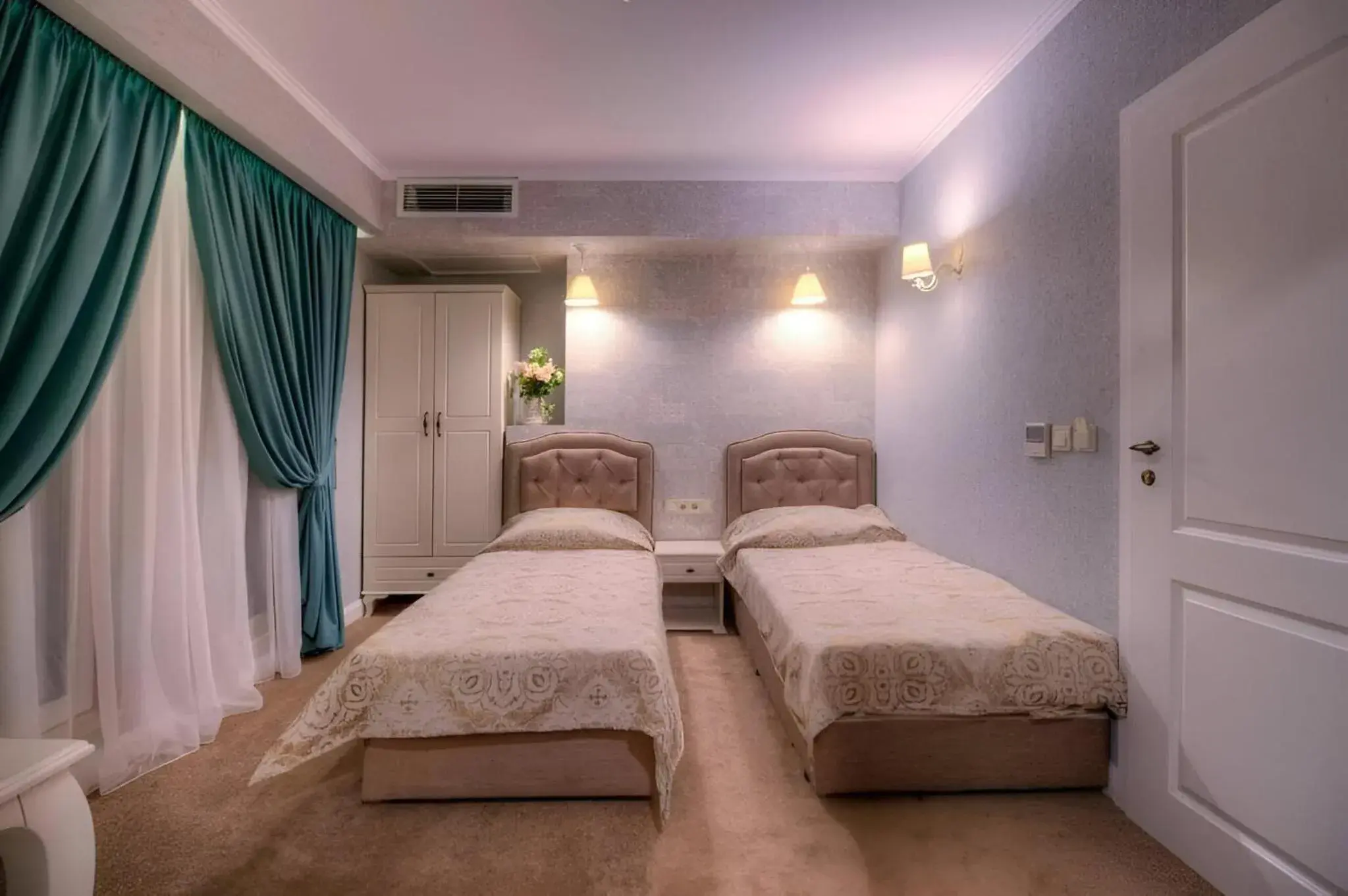 Twin Room - single occupancy in Family Hotel Agoncev Twin Room - single occupancy in Family Hotel Agoncev
