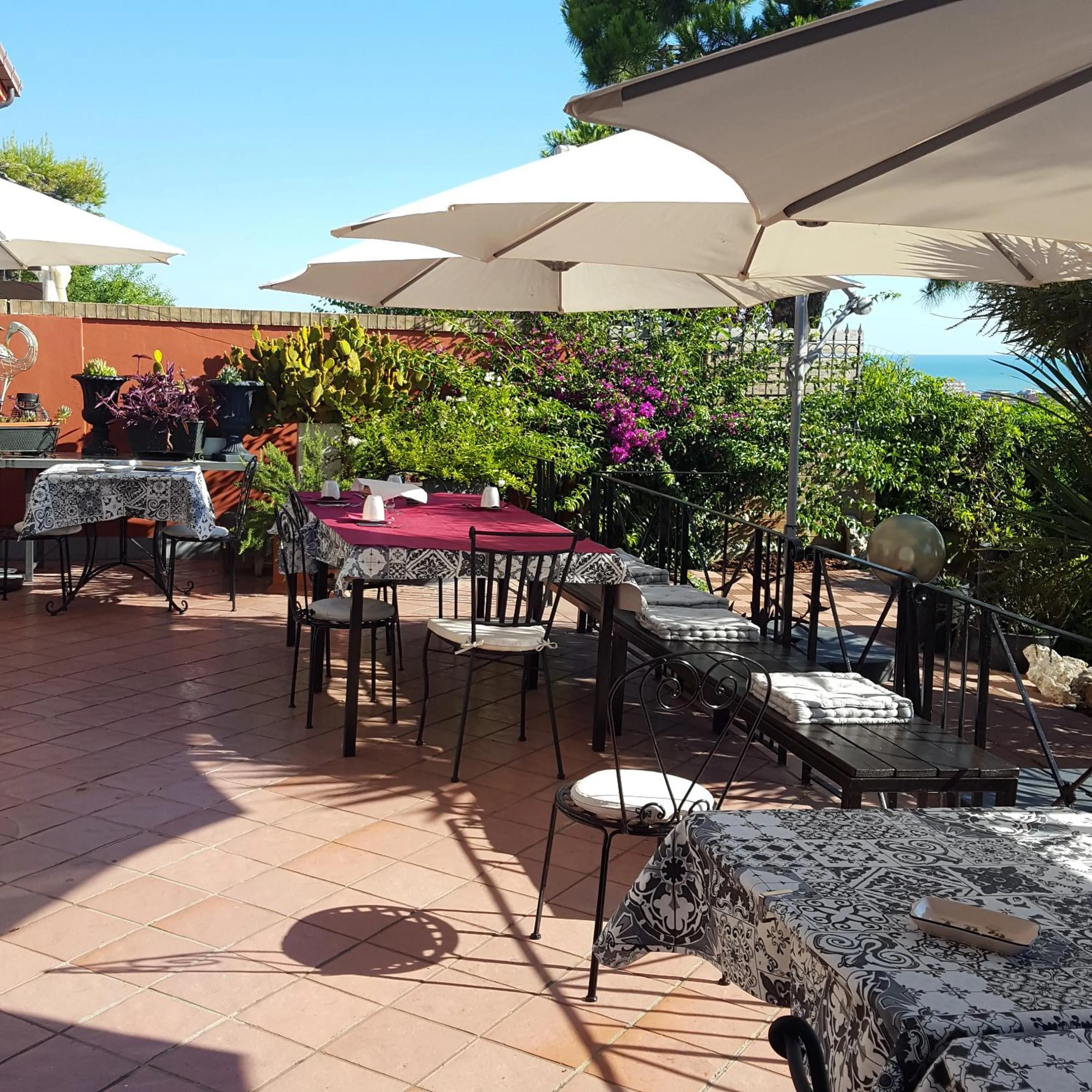 Restaurant/places to eat in B&B La Casa di Era