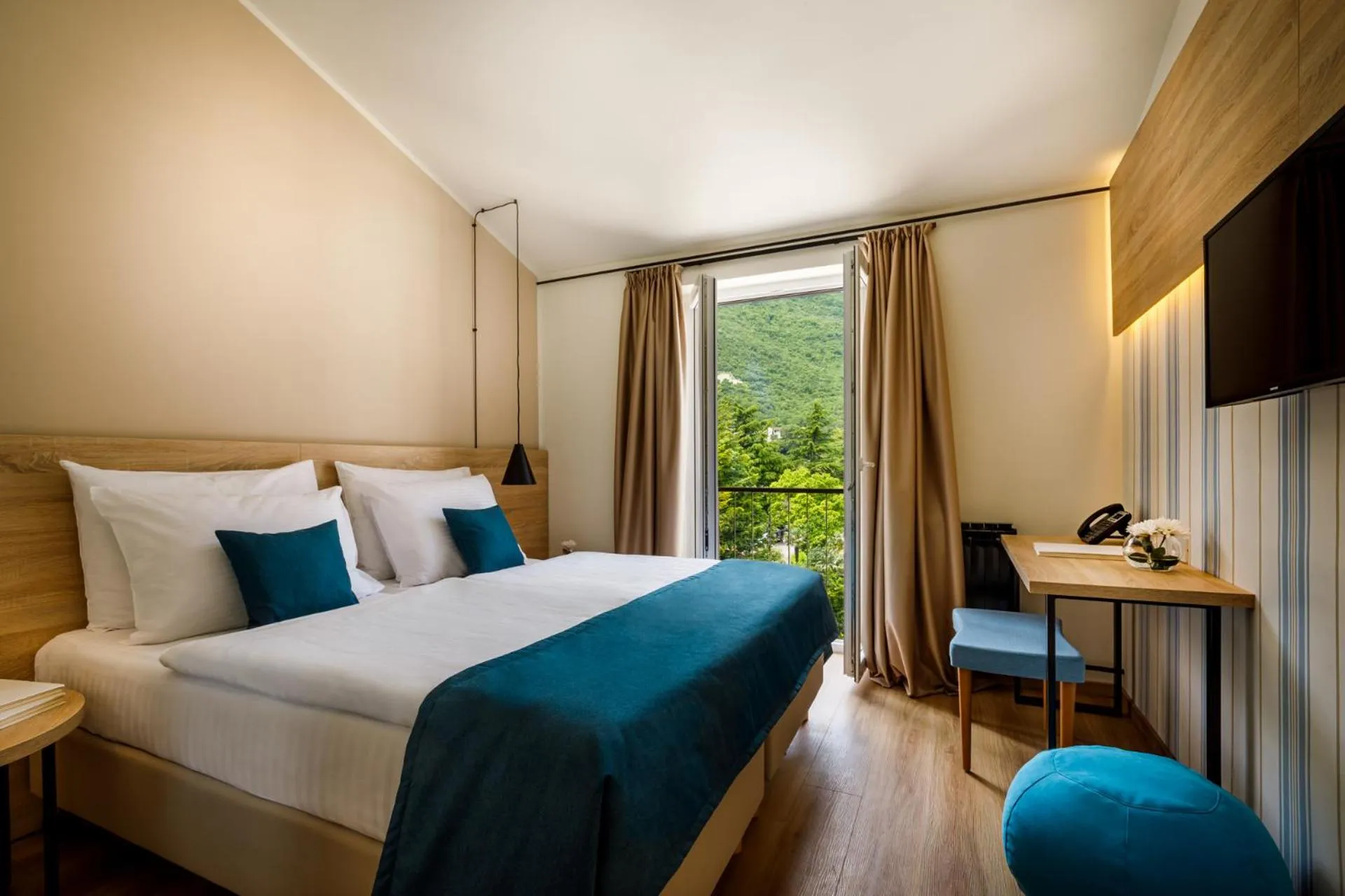 Bedroom, Bed in Hotel Mediteran - Liburnia