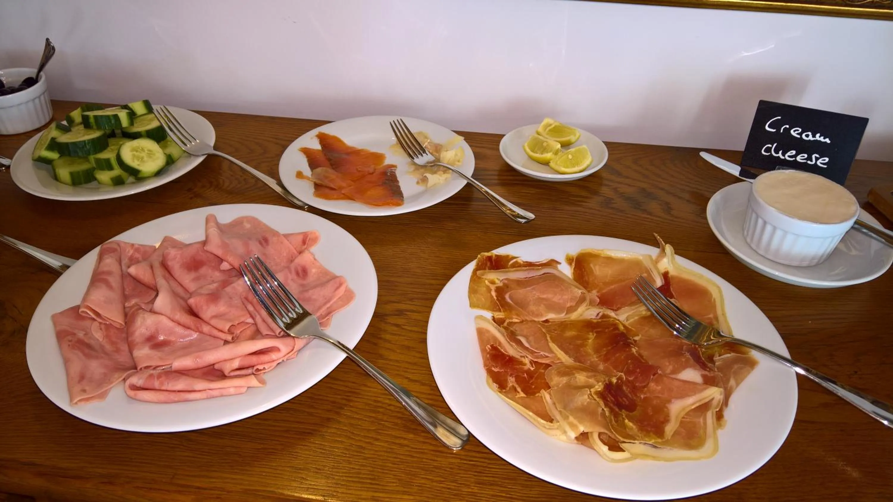 Buffet breakfast in Quinta do Cabo Guesthouse