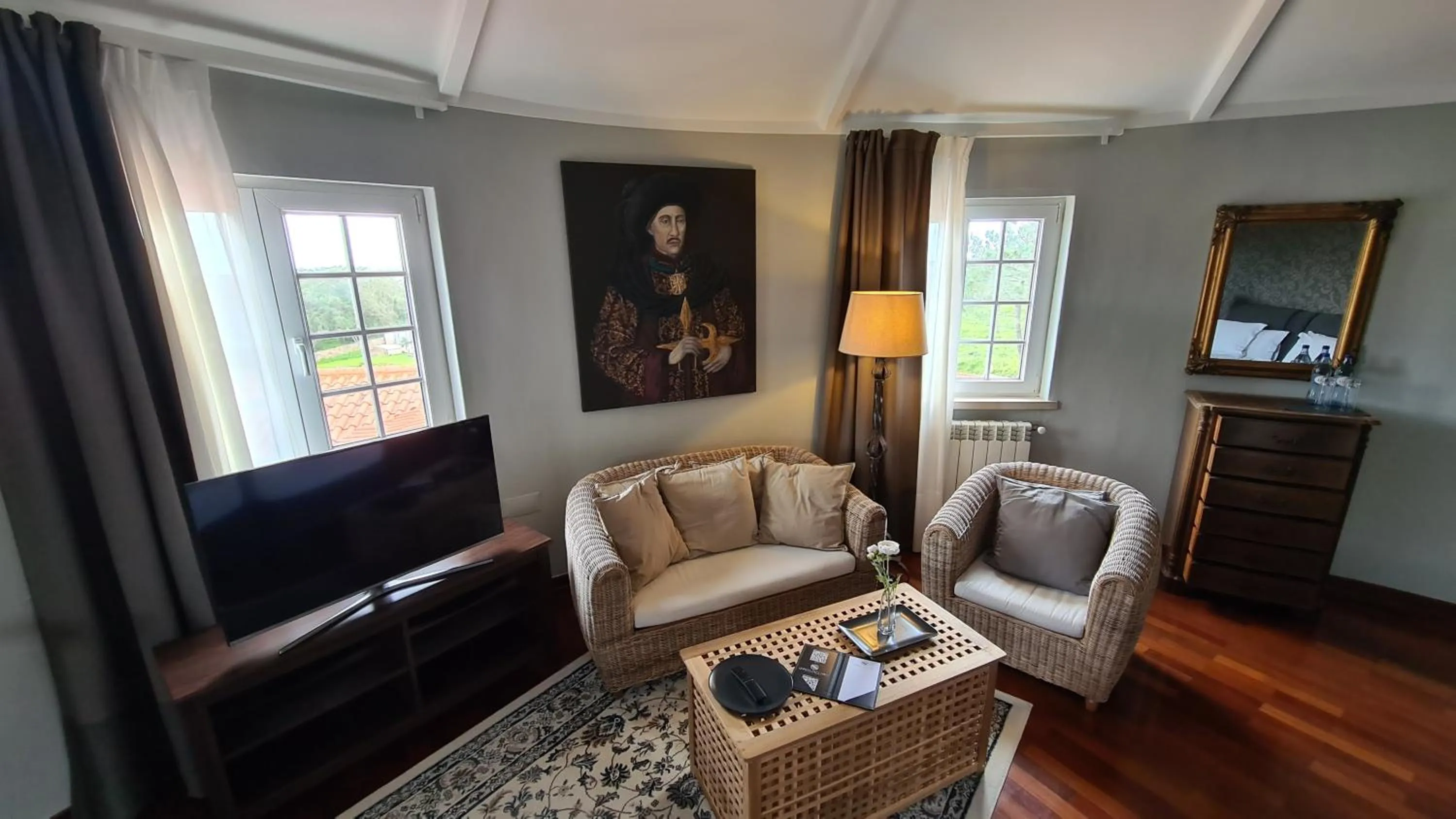 TV and multimedia in Quinta do Cabo Guesthouse