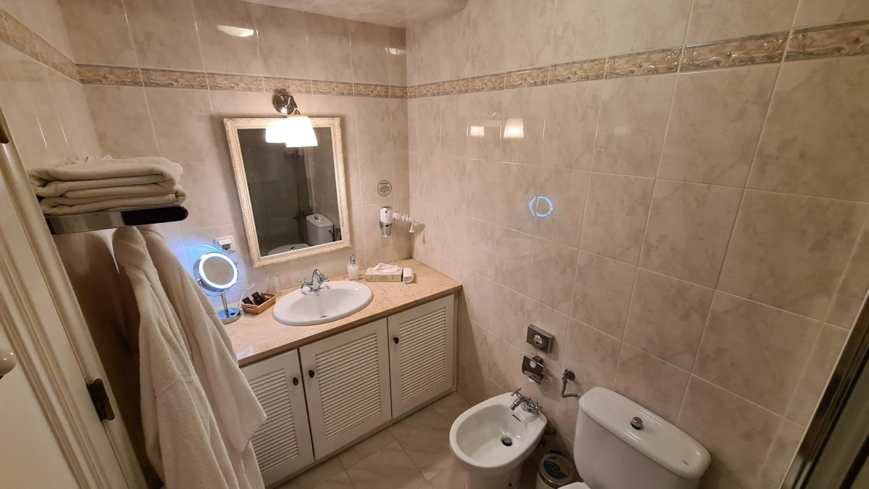 Toilet in Quinta do Cabo Guesthouse