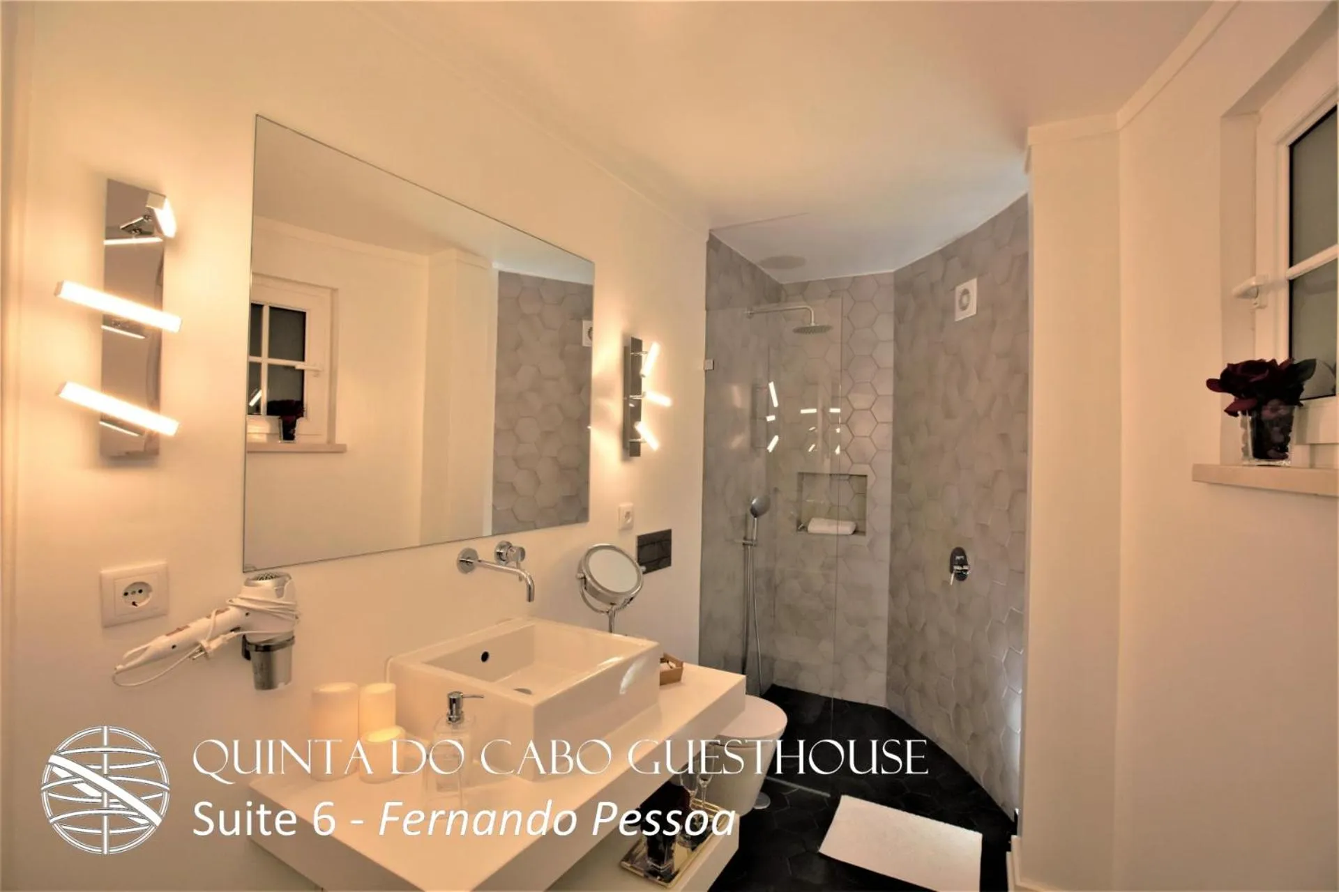 Shower in Quinta do Cabo Guesthouse