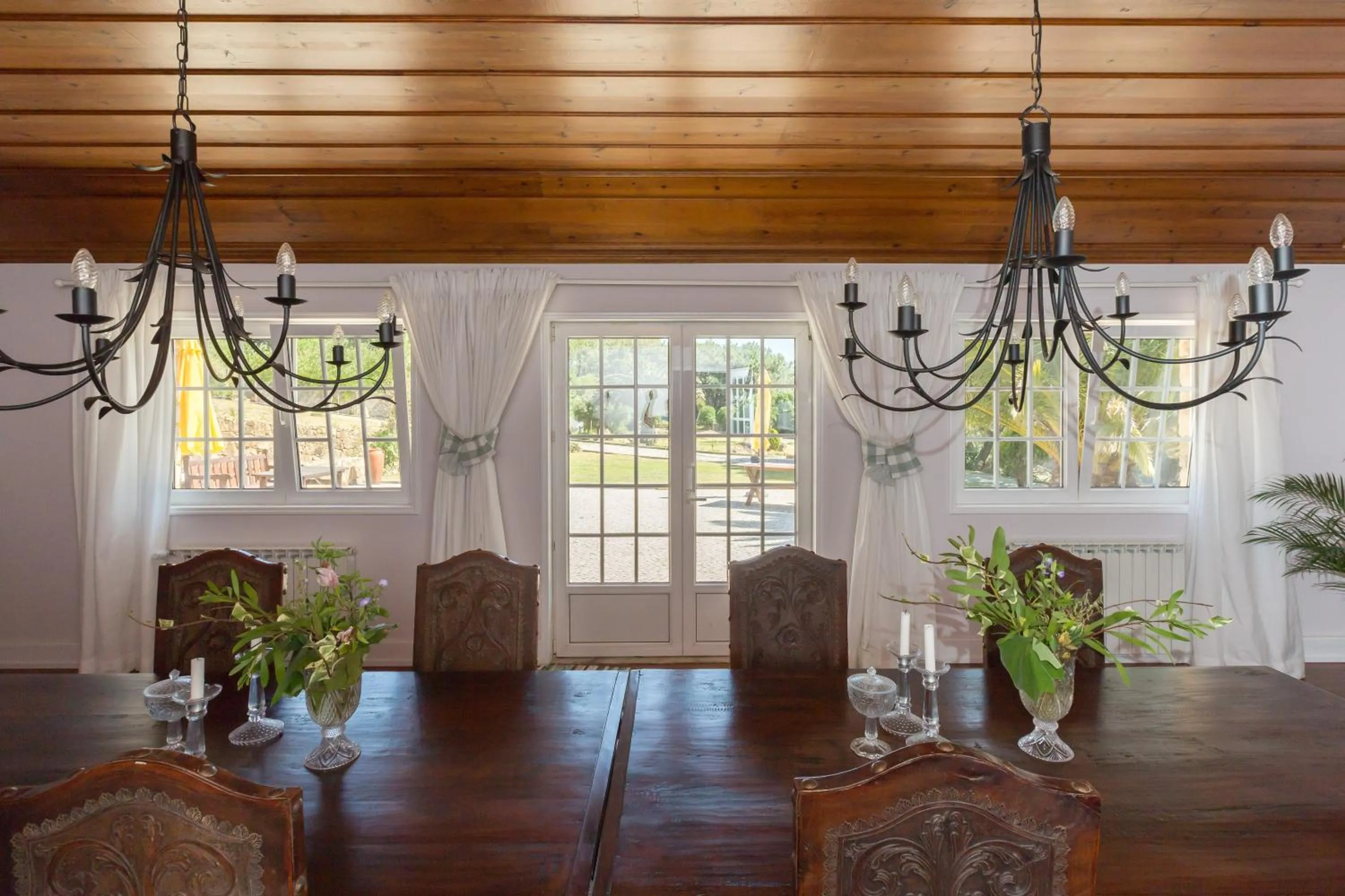 Restaurant/places to eat in Quinta do Cabo Guesthouse