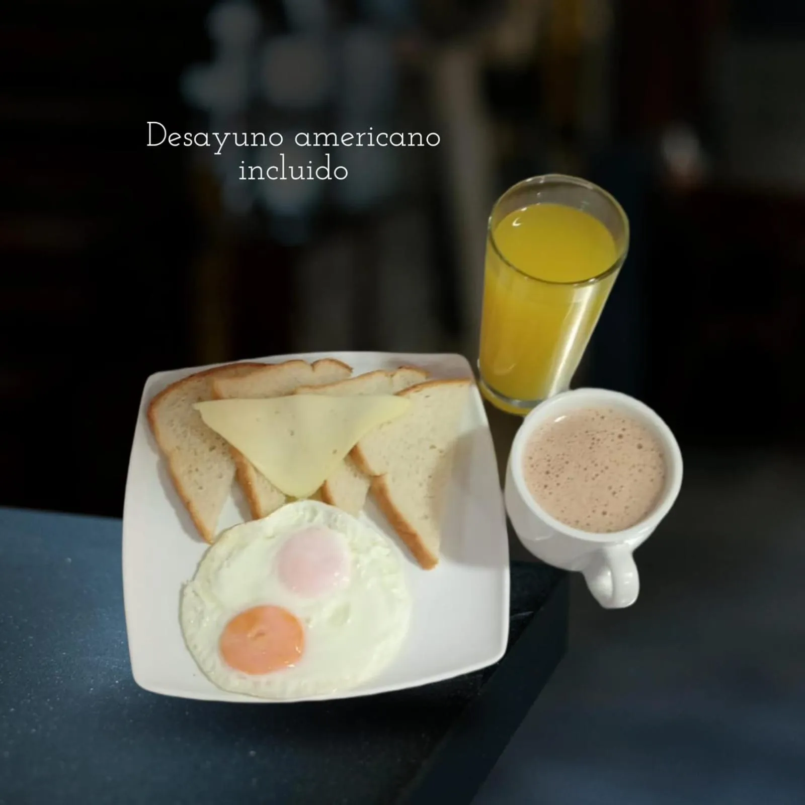 Breakfast in Blue House Corferias