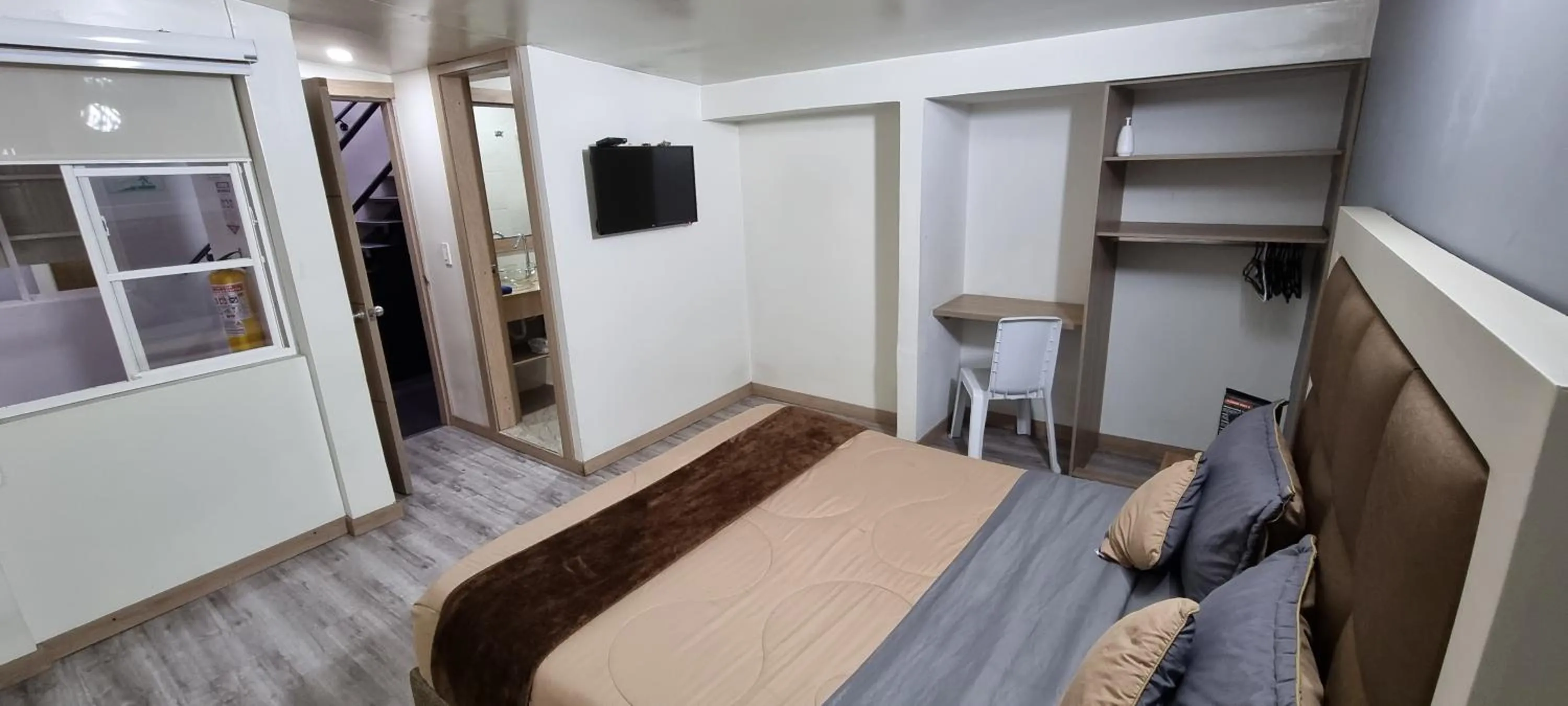 Photo of the whole room, Bed in Blue House Corferias