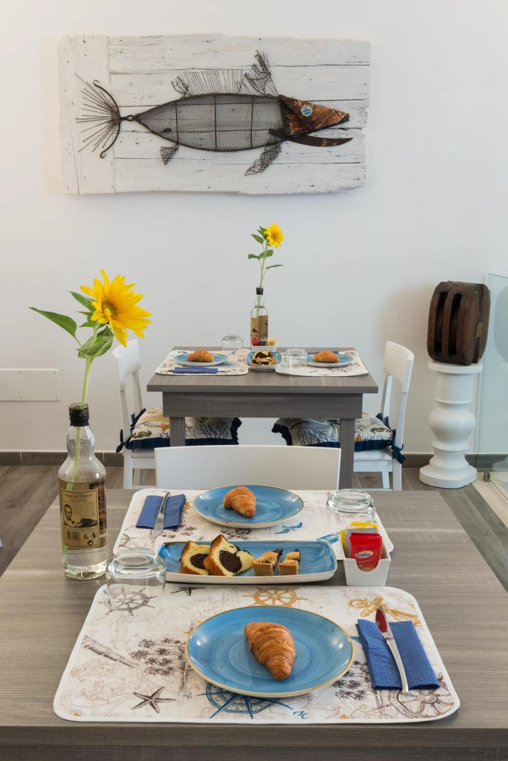 Communal lounge/ TV room in B&B Rotta Mediterranea