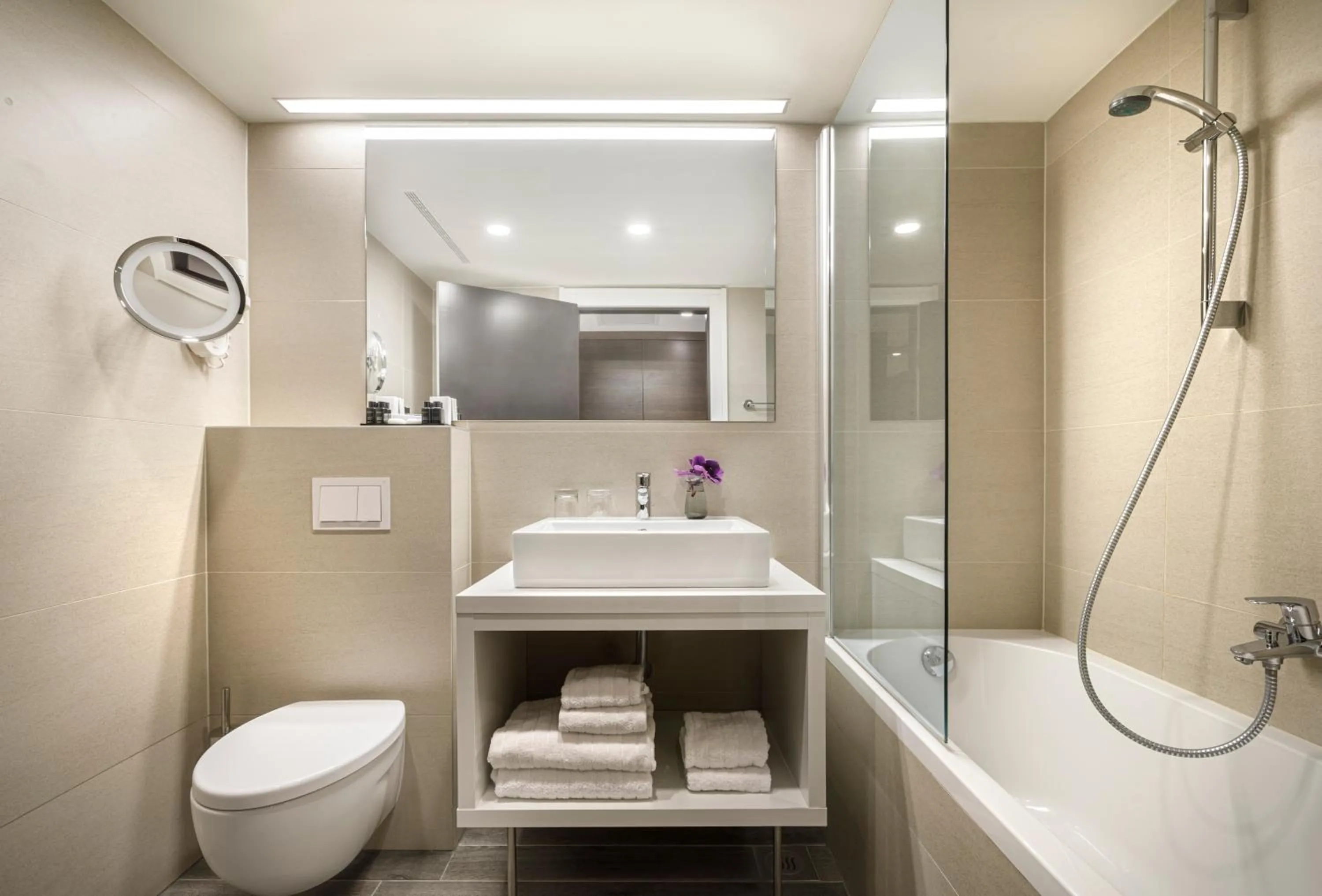 Bathroom in Hotel Ambasador - by Liburnia Hotels & Villas