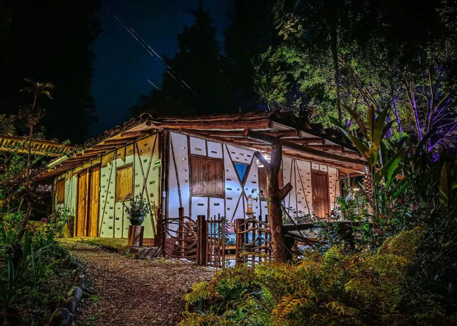 Night in Hotel La Casa de Francois