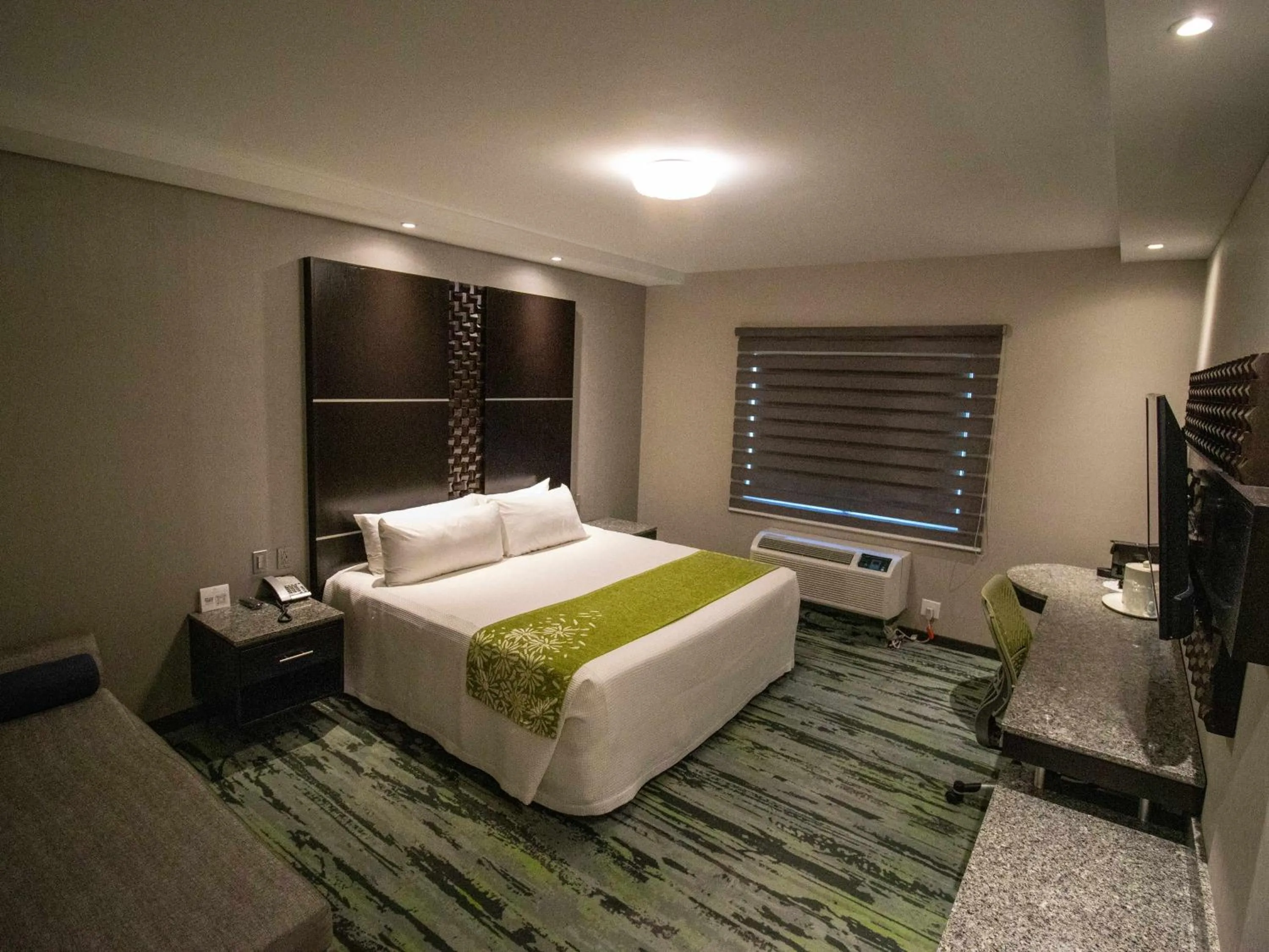 Bedroom, Bed in Hotel Araiza San Luis R.C.