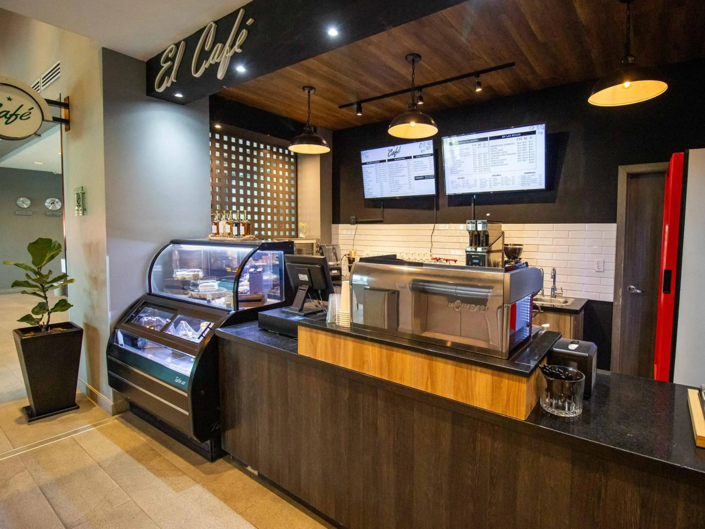 Food and drinks in Hotel Araiza San Luis R.C.