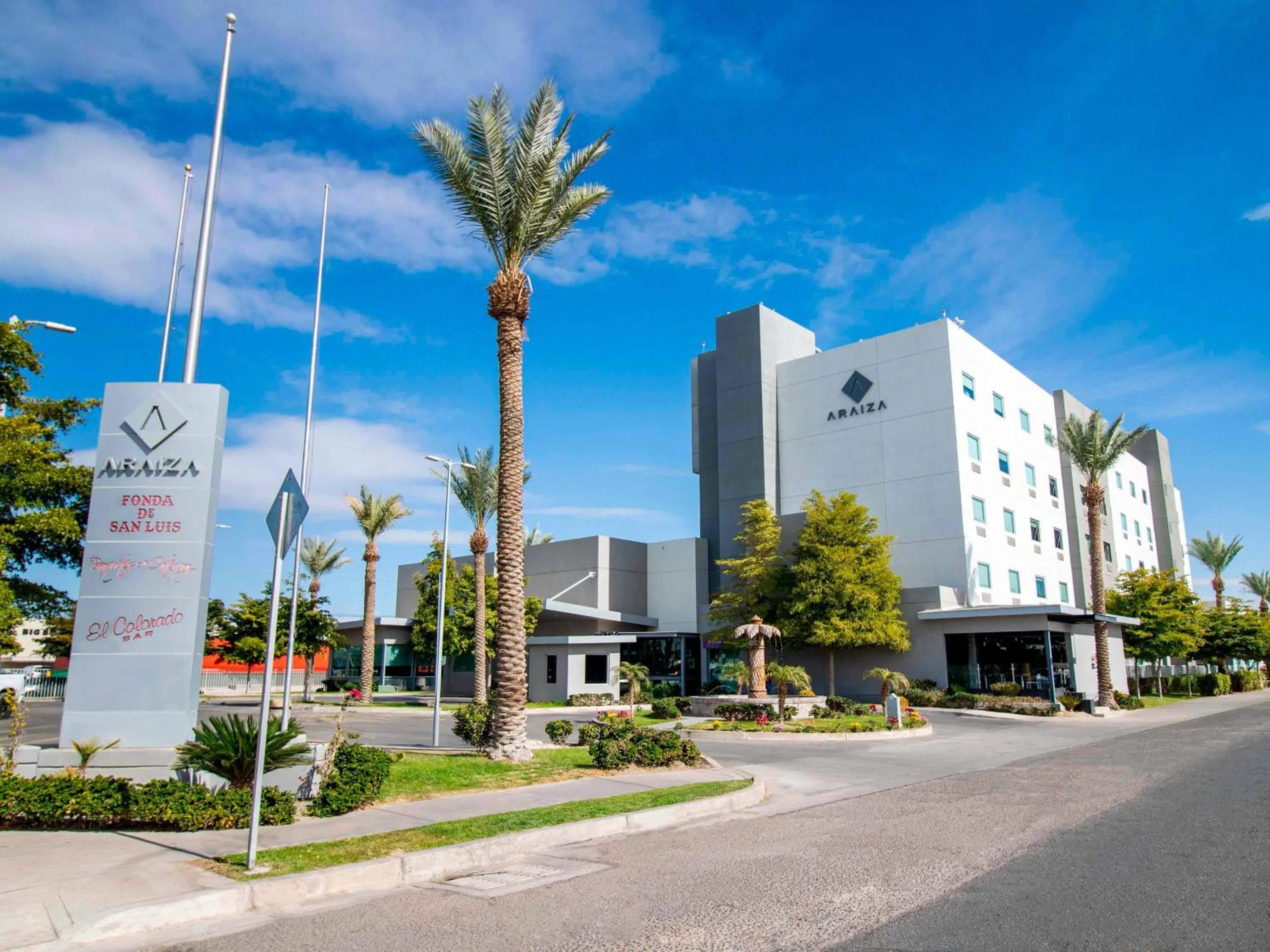 Facade/entrance in Hotel Araiza San Luis R.C.