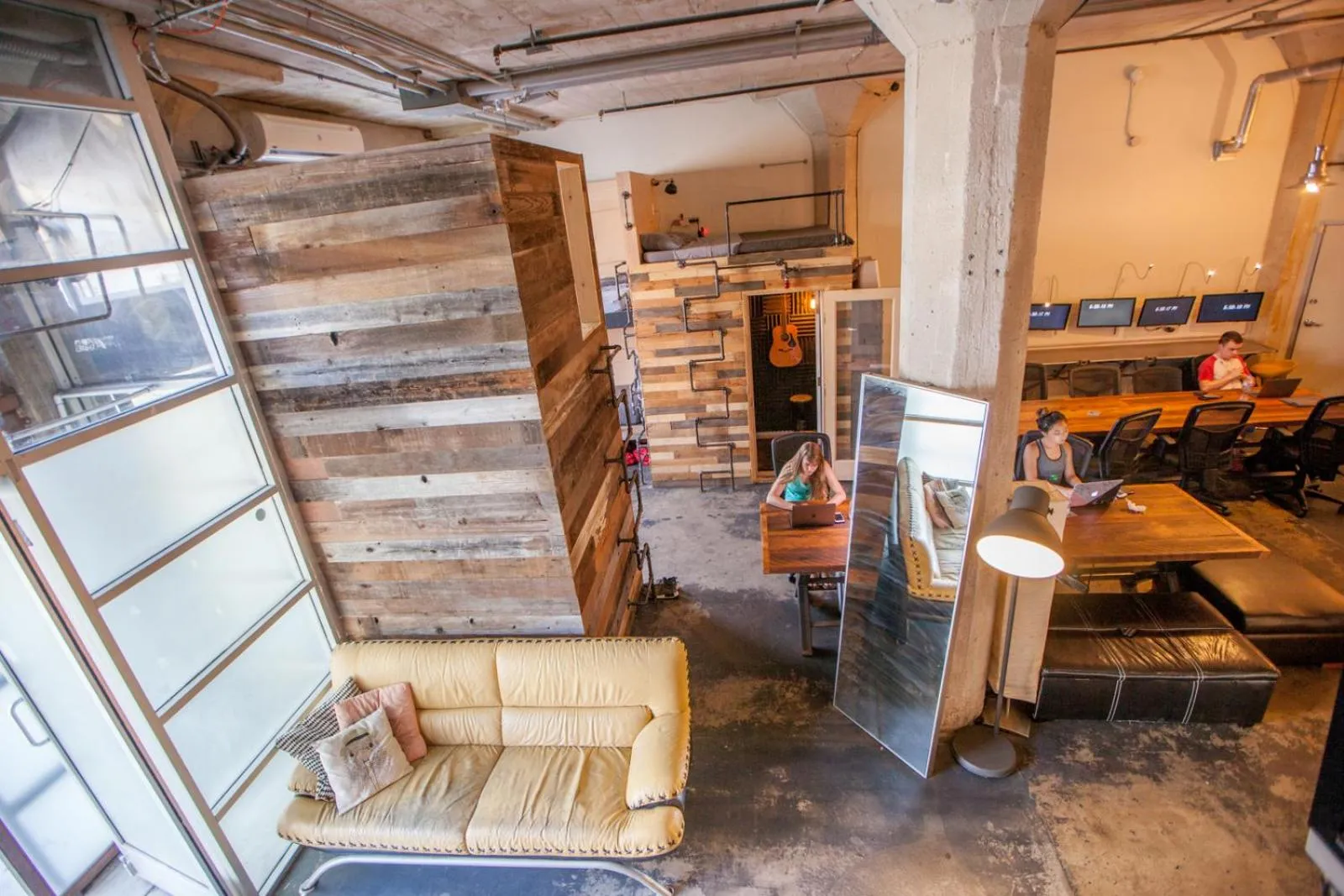 Living room in PodShare Hollywood