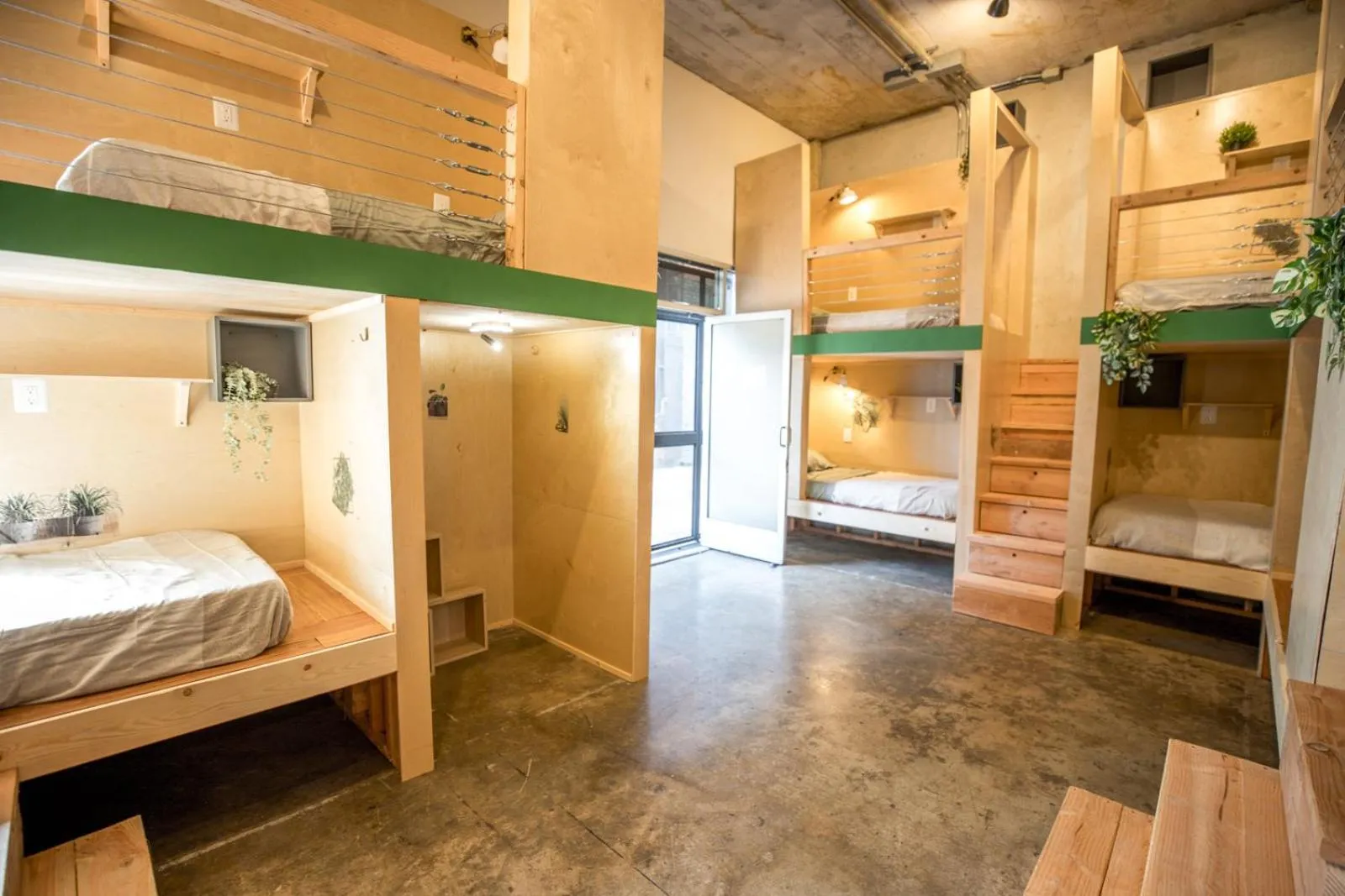 Bed in PodShare Hollywood