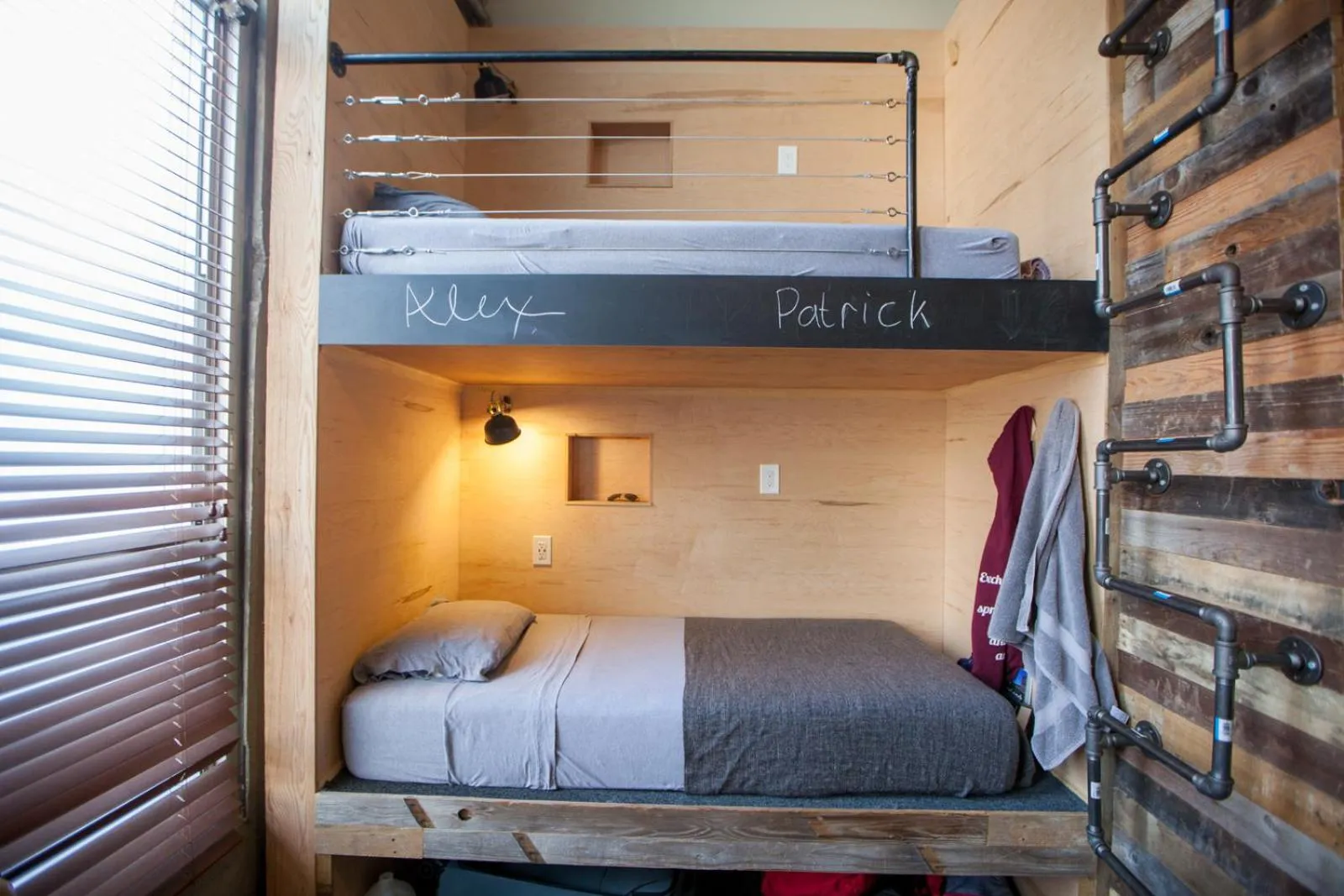 Bed in PodShare Hollywood