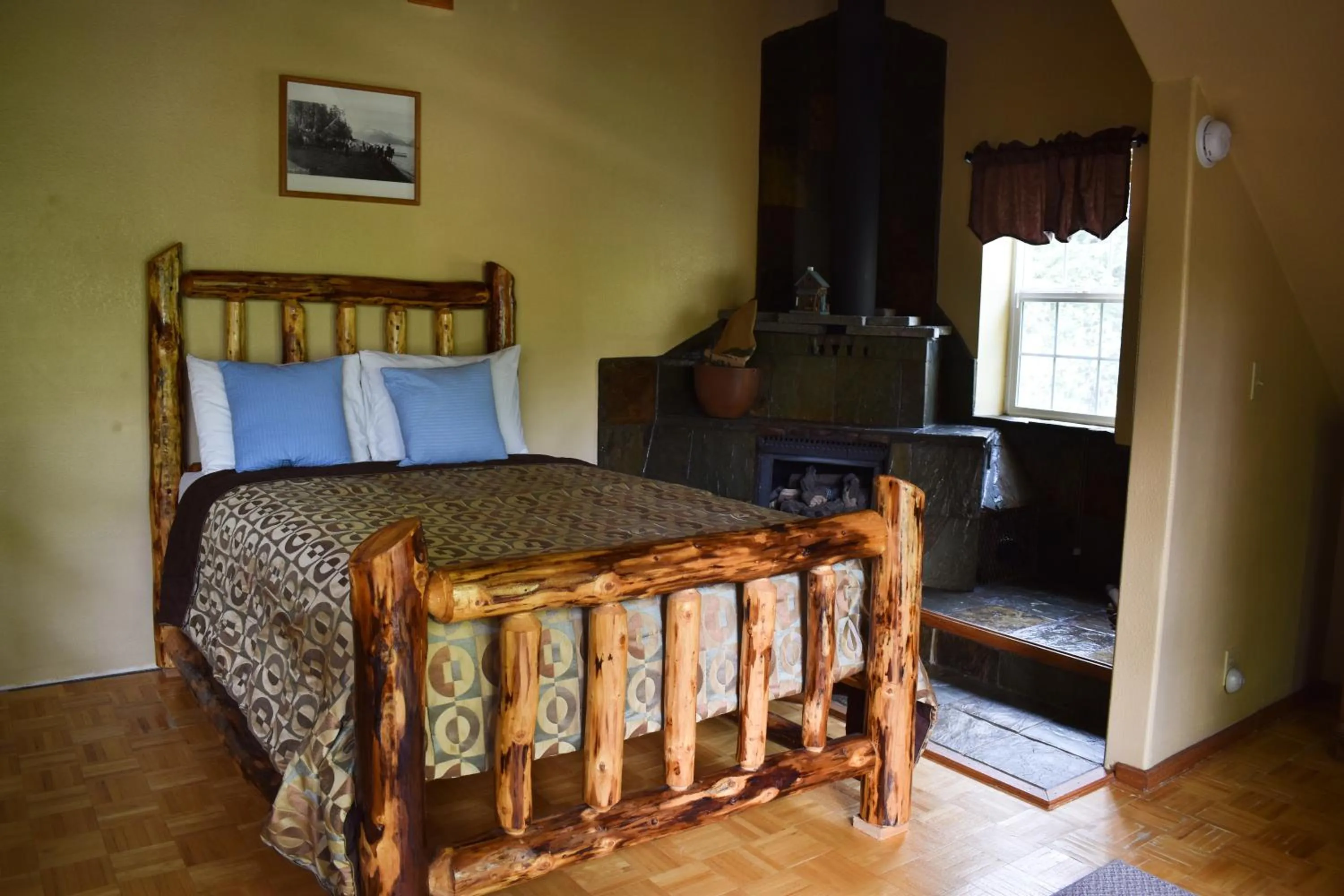 Bed in Exit Glacier Lodge