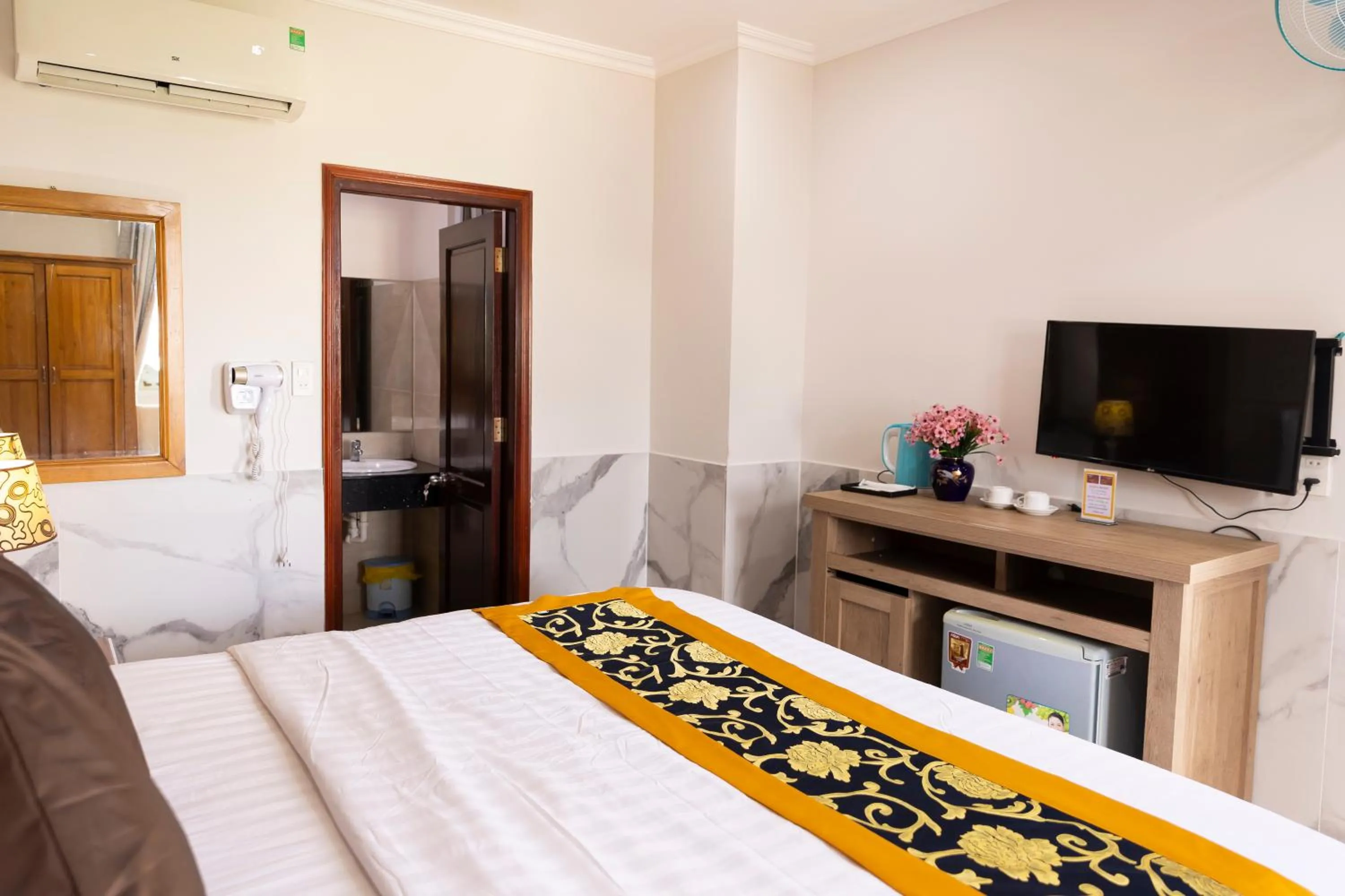 Bed in Atana Airport Hotel